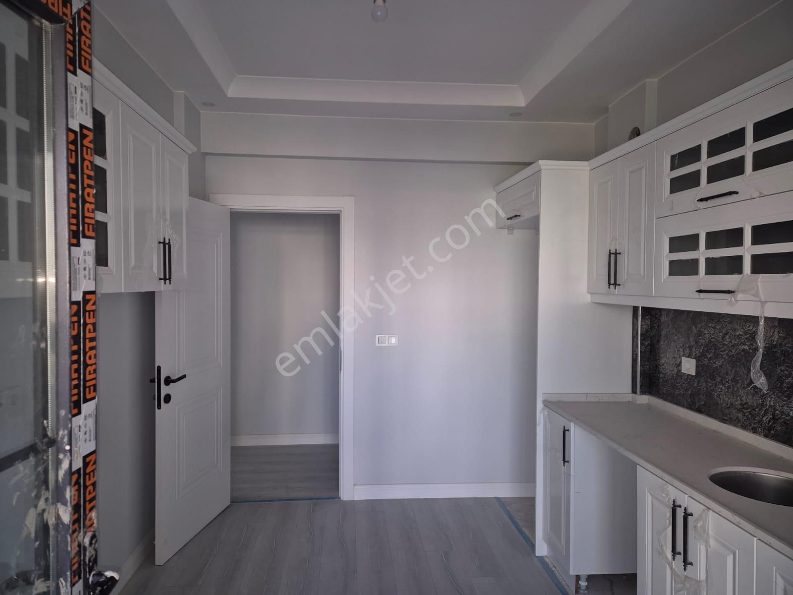 Rumeli Mahallesi 2 Bloklu Site İçi Ara Kat Satılık 2+1 Daire - Görsel 4