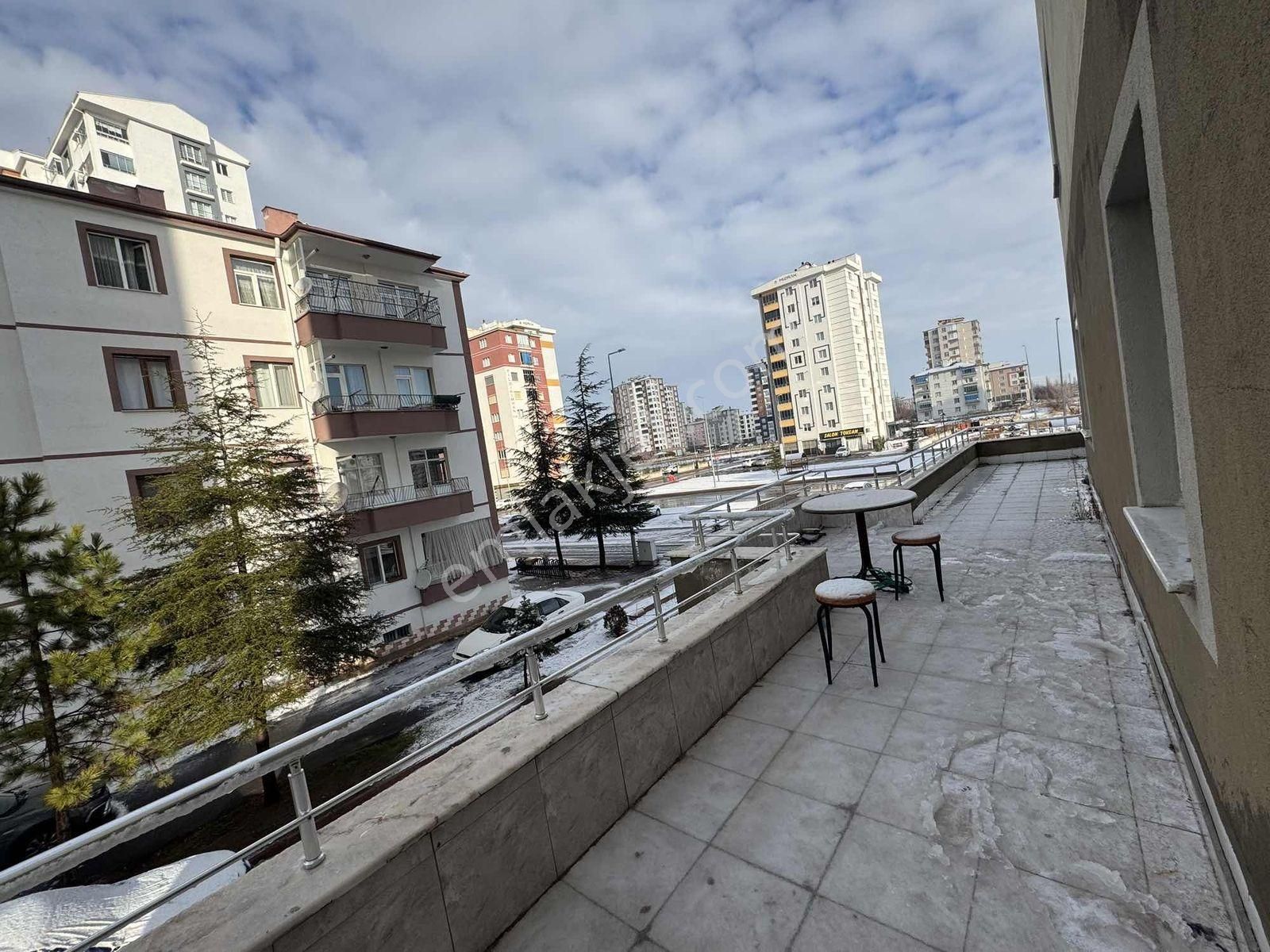 Düşük Katlı Kombili Geniş 3+1 Daire - Görsel 31