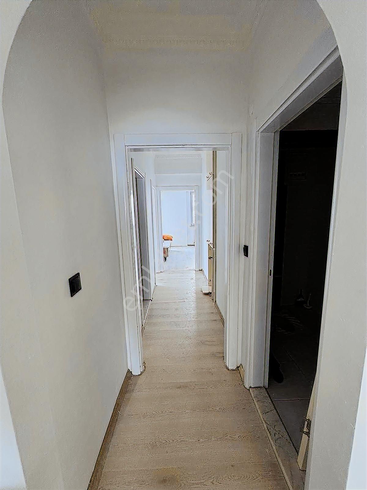 Düşük Katlı Kombili Geniş 3+1 Daire - Görsel 33