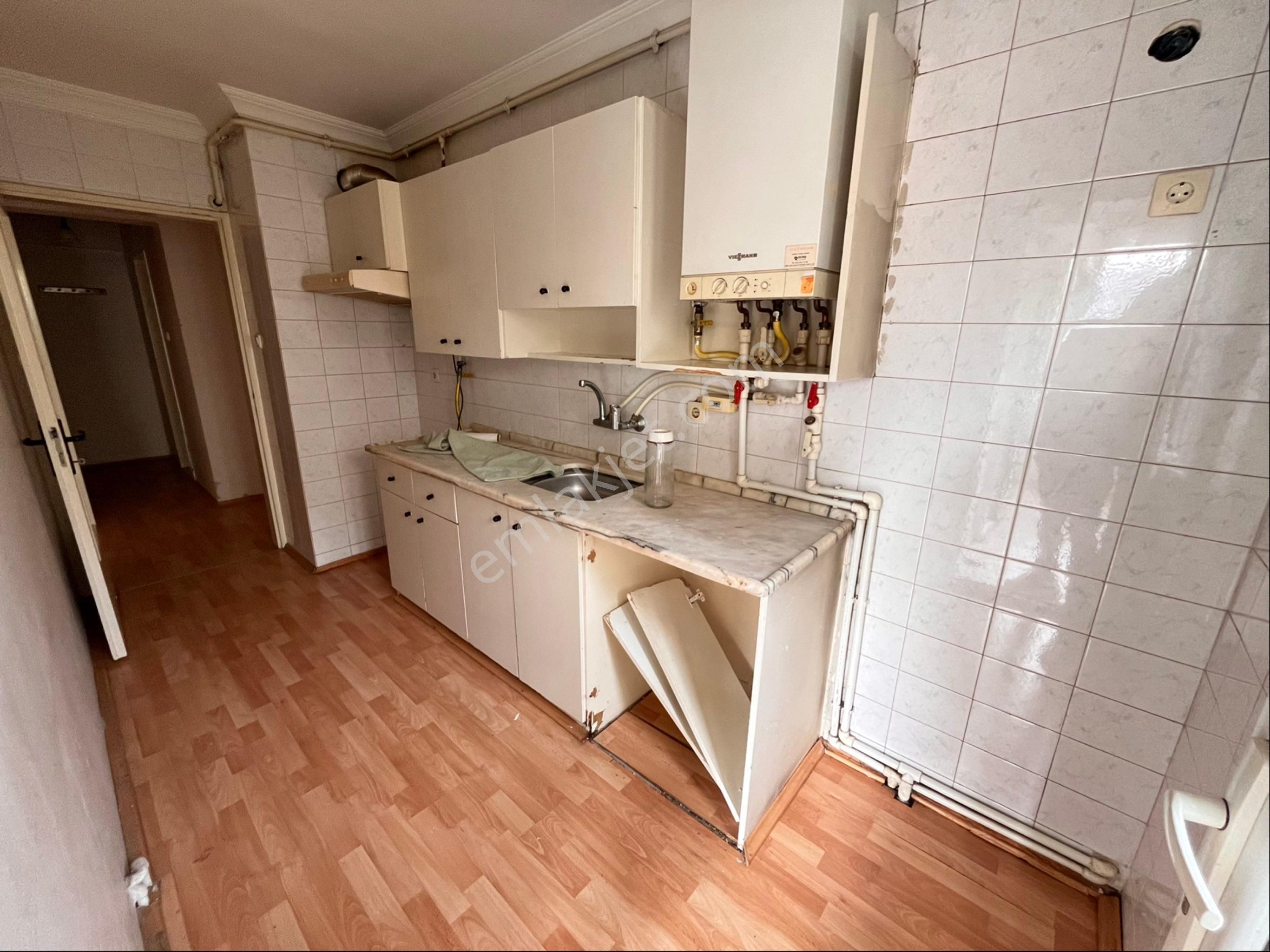 Üçyol Meydan Metro Yakınında 2+1 90m2 Arakat Temiz Bakımlı Daire - Görsel 13