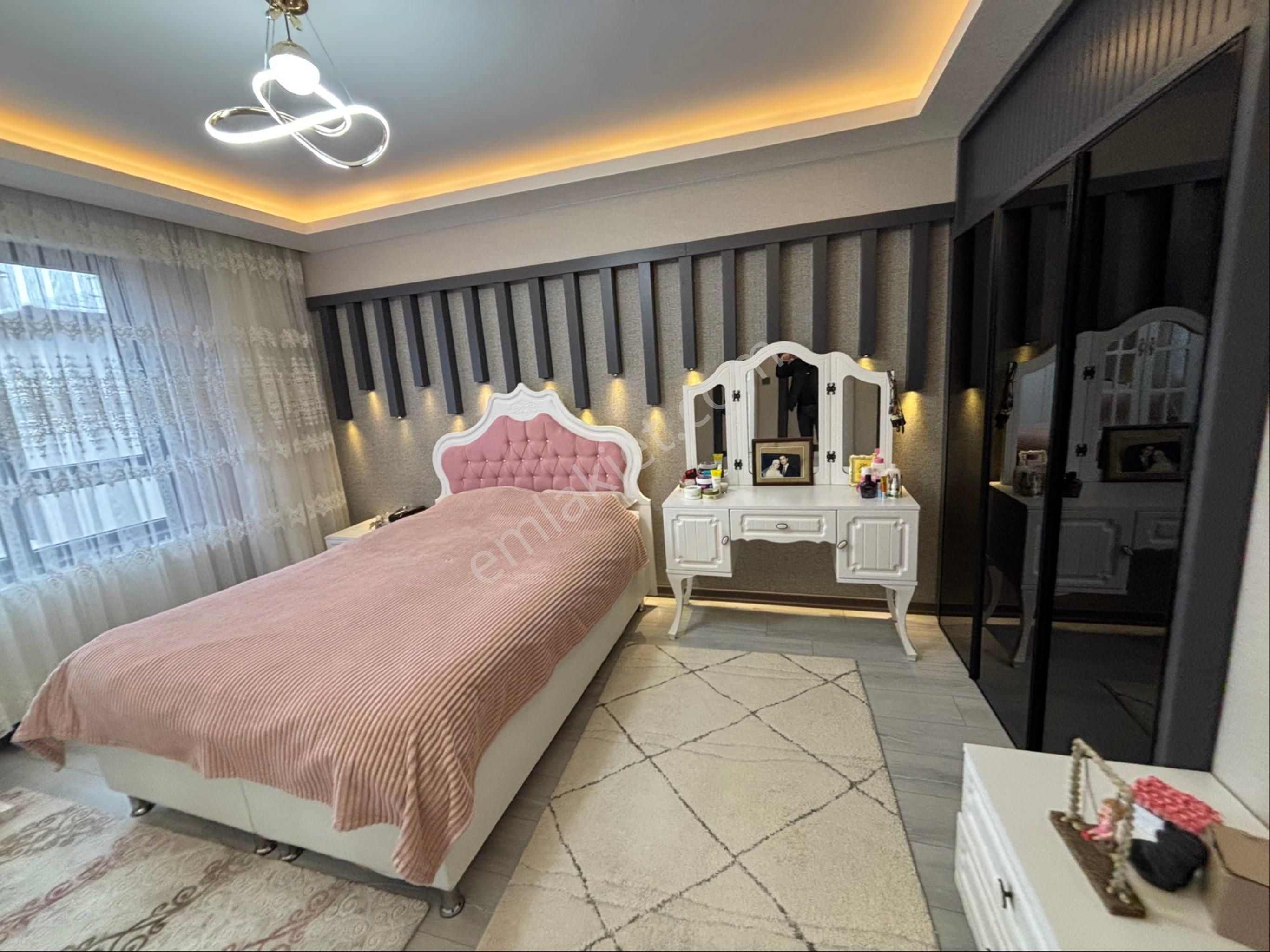 Öz Eda Emlak Tan Satılık 4+1 Daire Bağlum Karakaya Da - Görsel 7