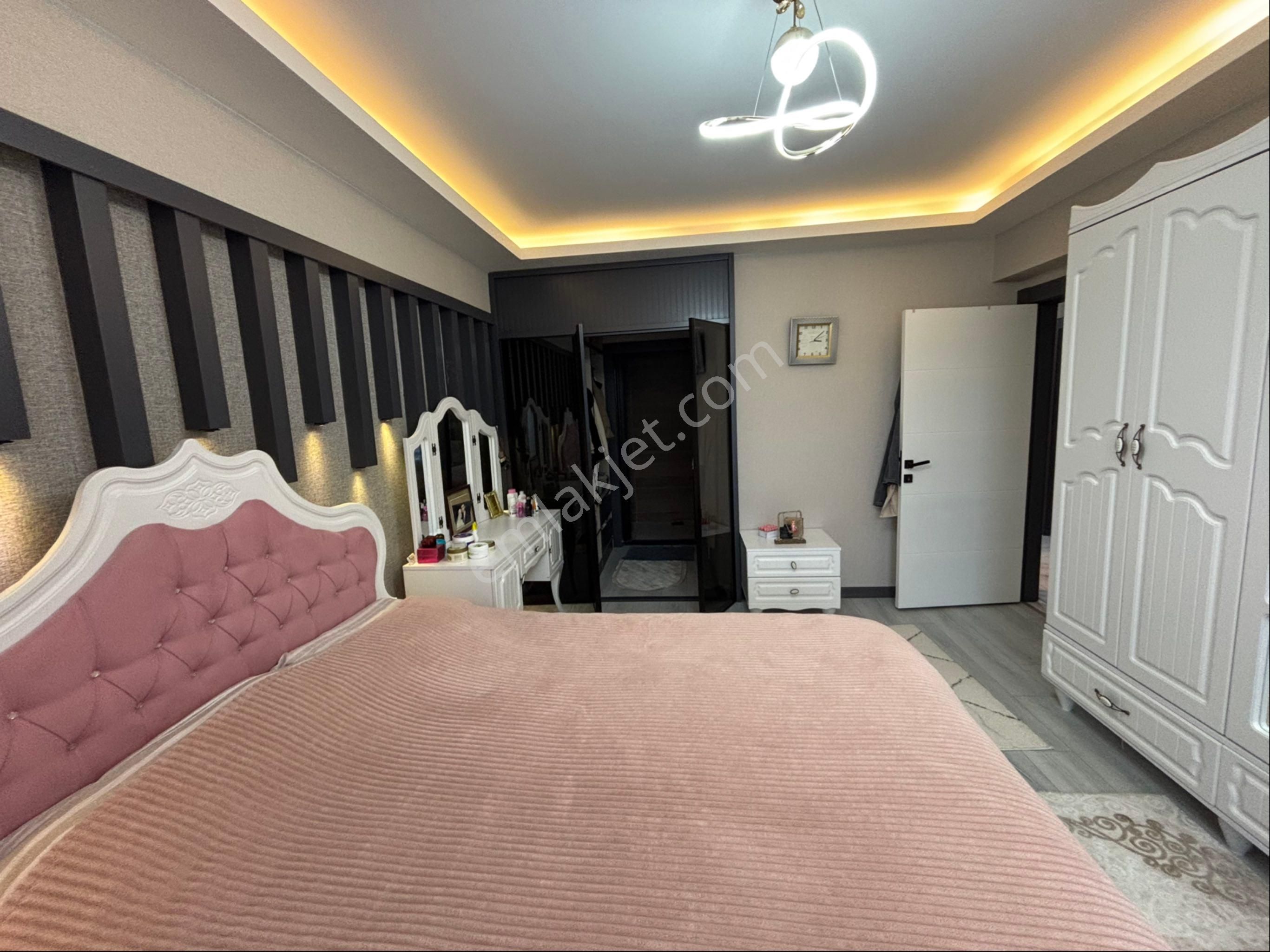 Öz Eda Emlak Tan Satılık 4+1 Daire Bağlum Karakaya Da - Görsel 9