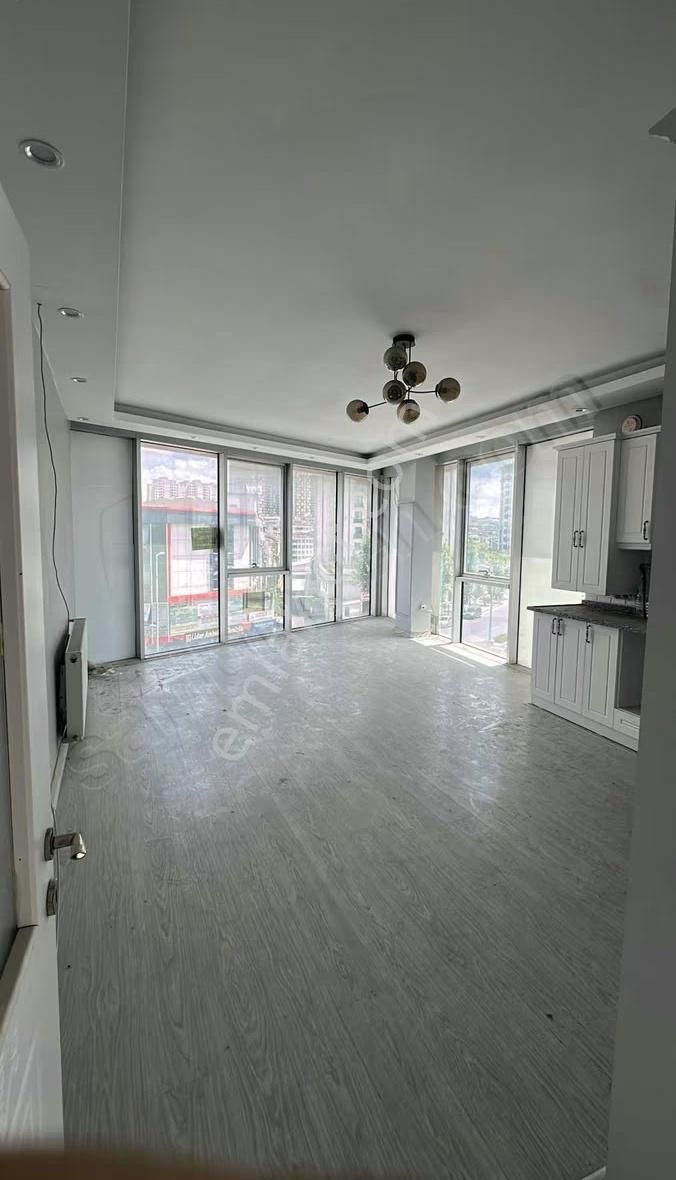 Acil Ahmet Arif Caddesine Cephe Satılık Ofis - Görsel 3