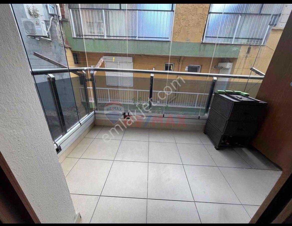 Re/max Target Karşıyaka’da Merkezi Konumlu Arakat 2+1 Daire - Görsel 3