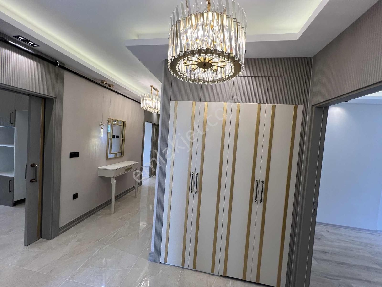 Muhteşem Park Ve Göl Manzaralı 3,5+1 Sıfır Yapı Satılık Daire - Görsel 3