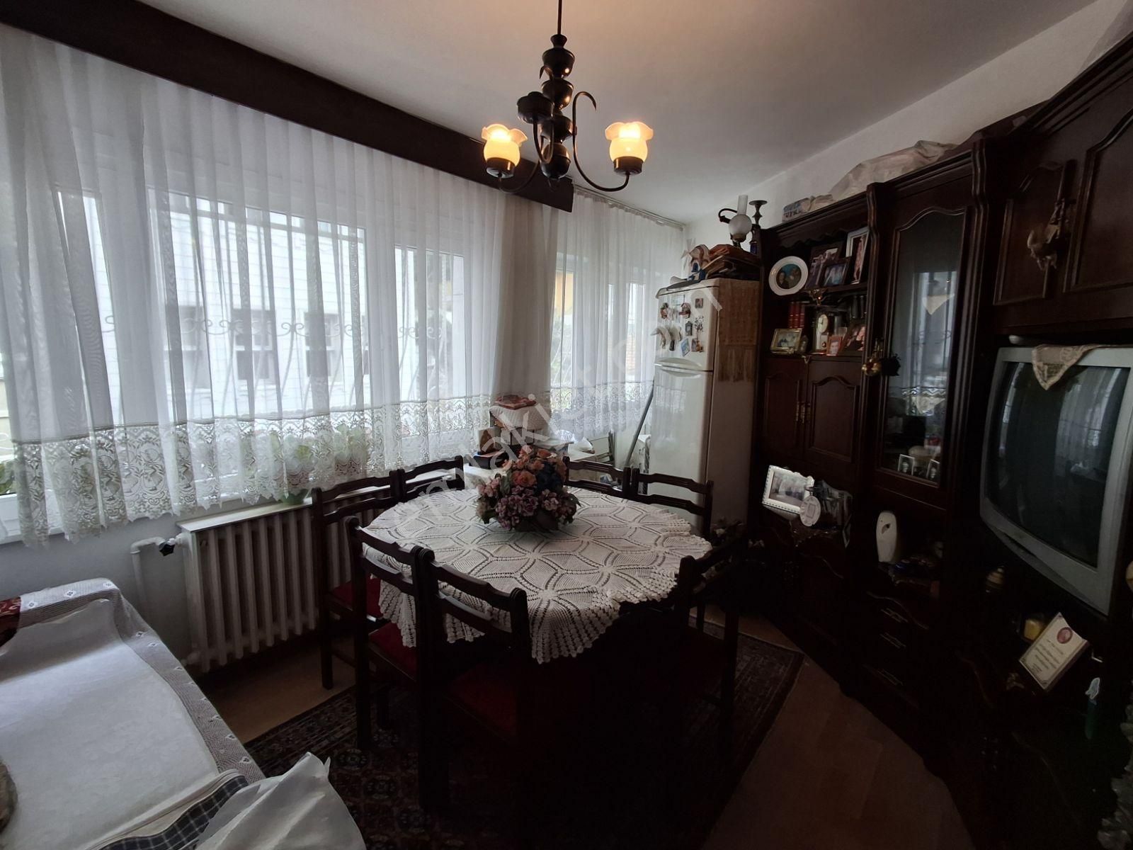 Turyap'tan Rumeli Hisarı Sahile 50 Mt Boğaz Manzaralı Balkon 2+1 - Görsel 10