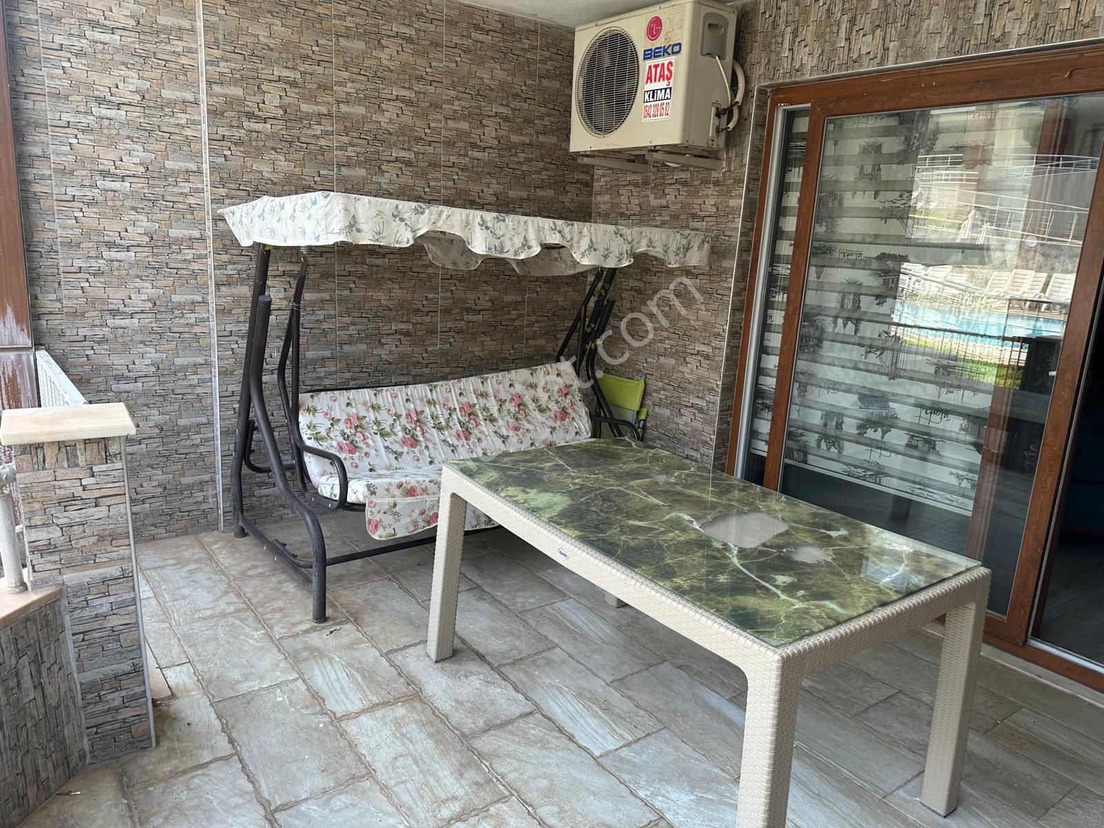 Arif Emlaktan Satılık Oğuzeli Körkünde 1+1 Havuzlu Site İçi Villa - Görsel 2