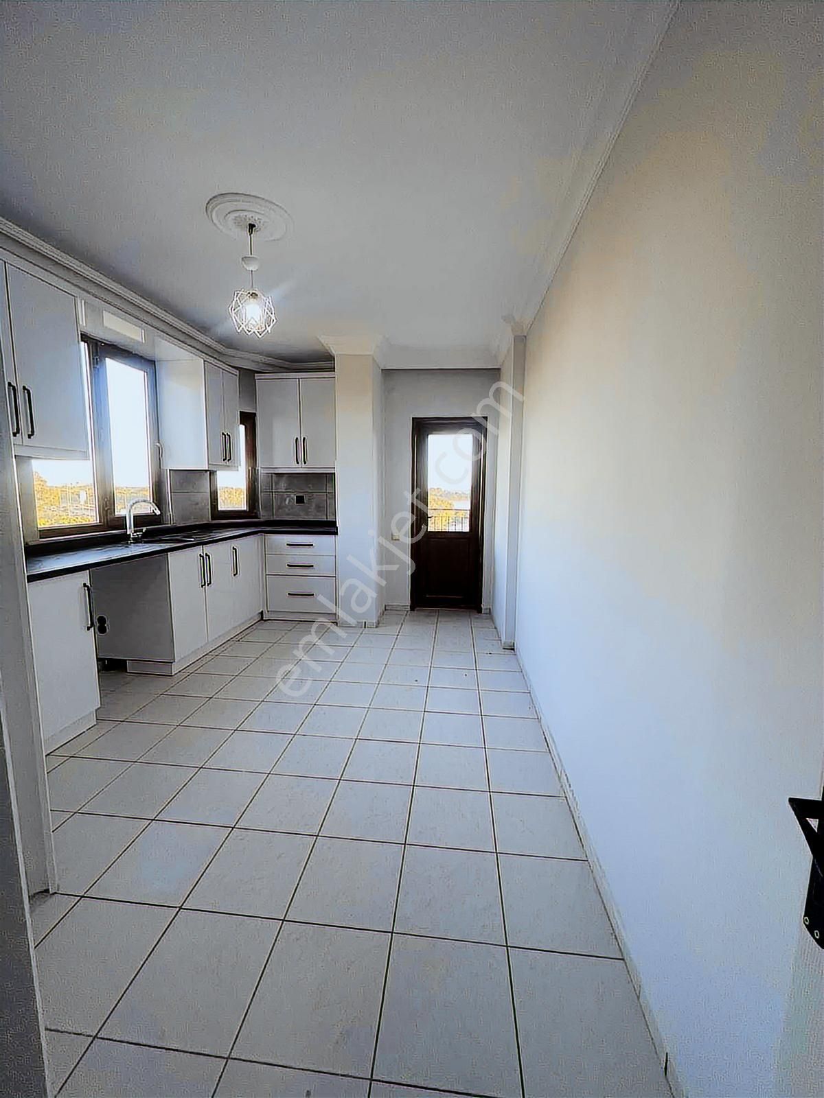 Güzeloba Deniz Manzaralı Ara Kat Geniş 3+1 Kiralık - Görsel 20