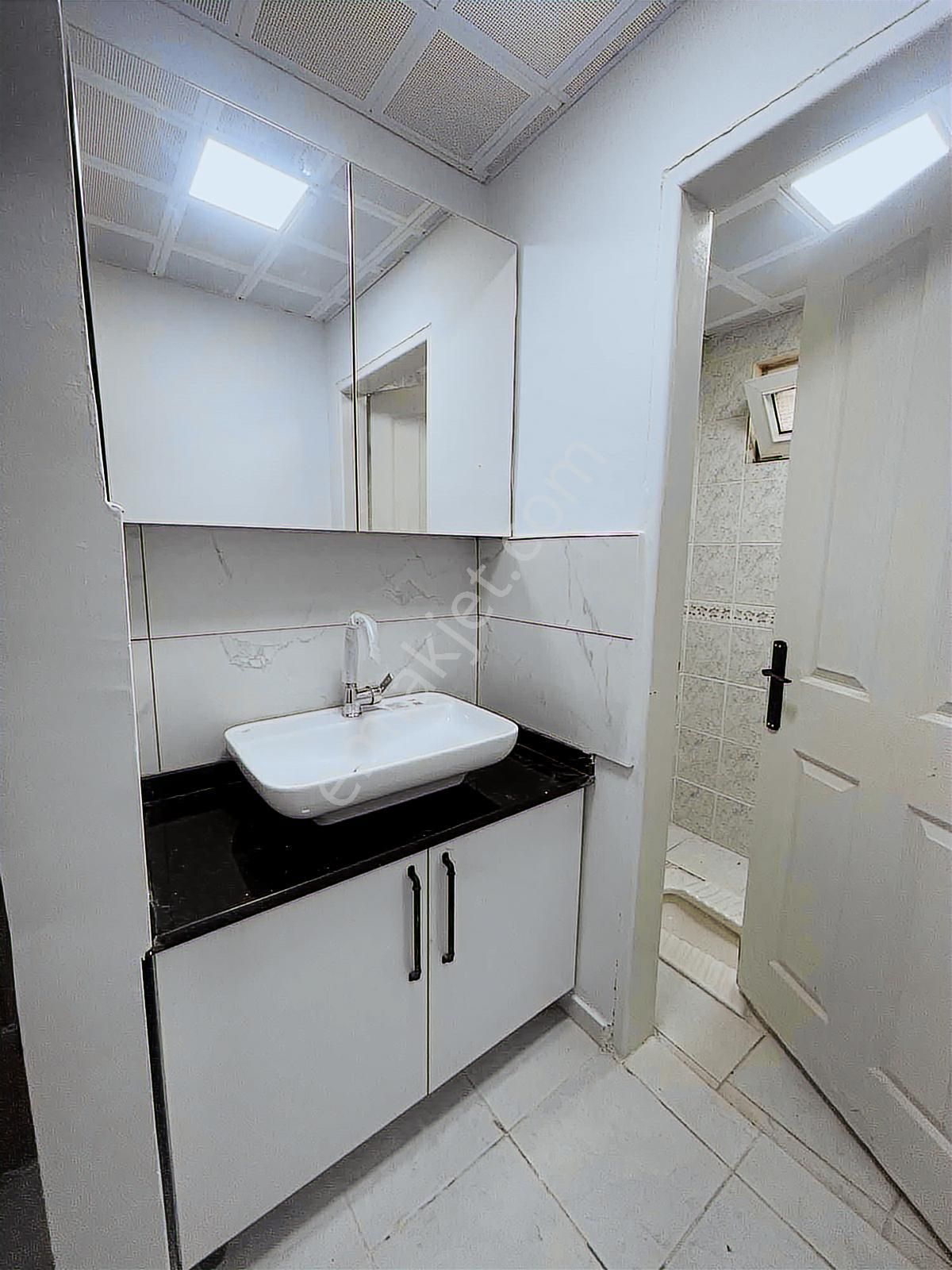 Güzeloba Deniz Manzaralı Ara Kat Geniş 3+1 Kiralık - Görsel 3