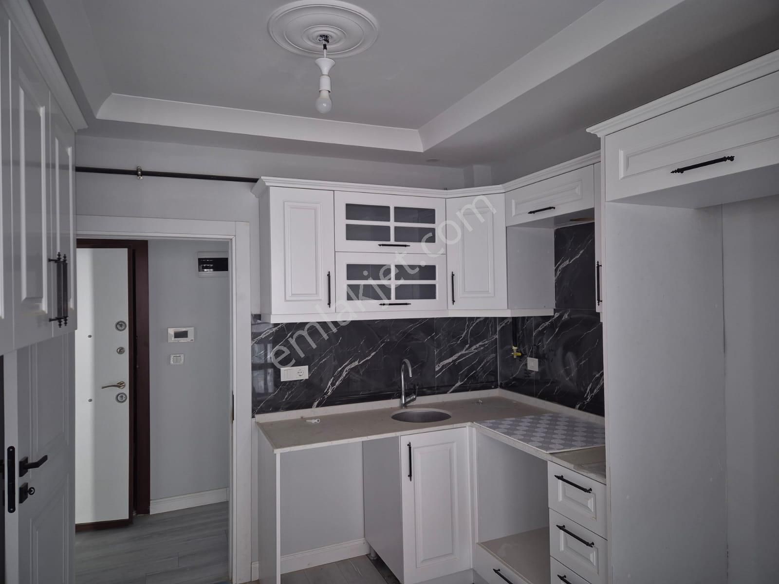 Rumeli Mahallesi Sfır Binada Satılık Ara Kat 2+1 Daire