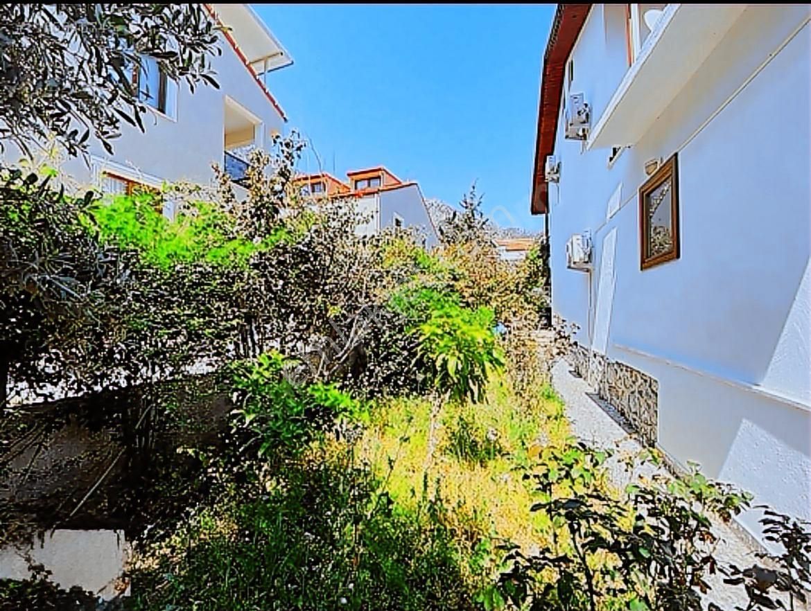 Marmaris Turunç'ta Merkezi Konumda Satılık Müstakil Tripleks Ev - Görsel 3