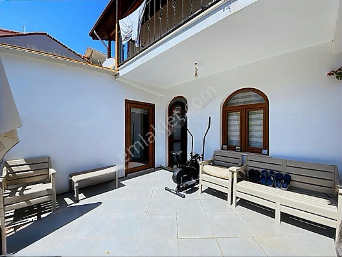 Marmaris Turunç'ta Merkezi Konumda Satılık Müstakil Tripleks Ev - Görsel 34