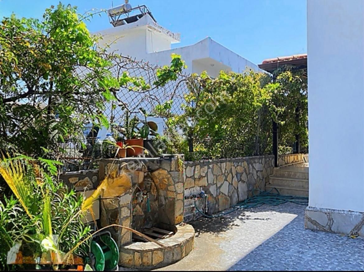 Marmaris Turunç'ta Merkezi Konumda Satılık Müstakil Tripleks Ev - Görsel 3