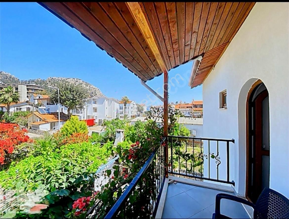 Marmaris Turunç'ta Merkezi Konumda Satılık Müstakil Tripleks Ev - Görsel 29