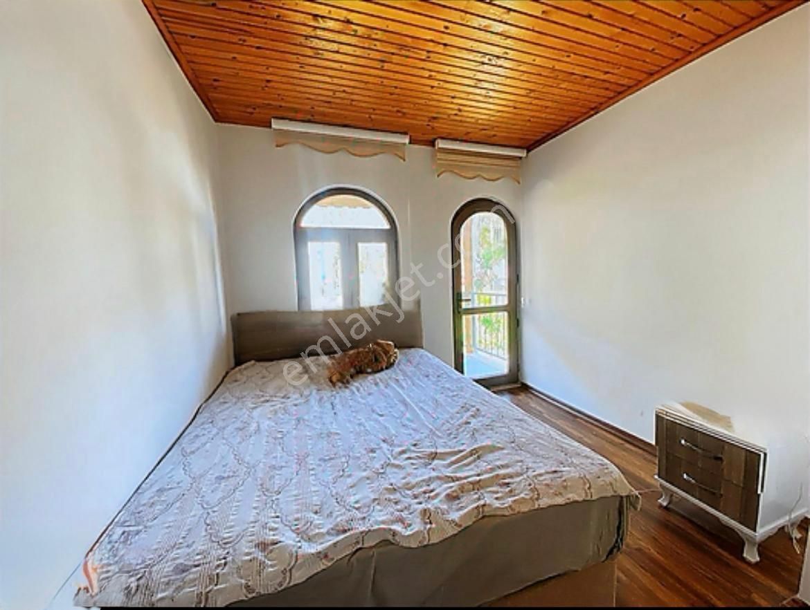 Marmaris Turunç'ta Merkezi Konumda Satılık Müstakil Tripleks Ev - Görsel 13