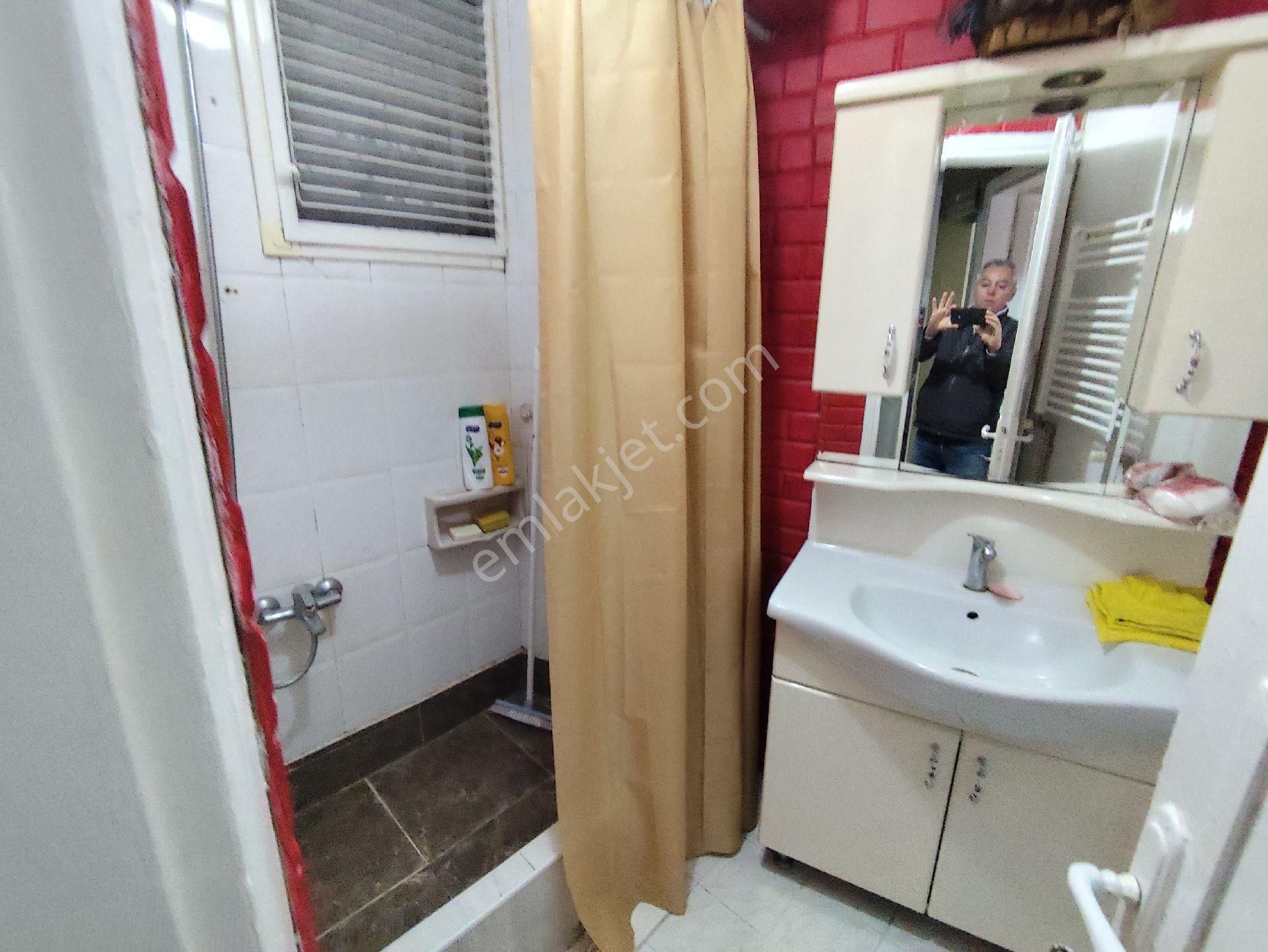 Kocamustafapaşa Devriş Mehmet Sok 1+1 Kat 1 Satilik Daire - Görsel 12