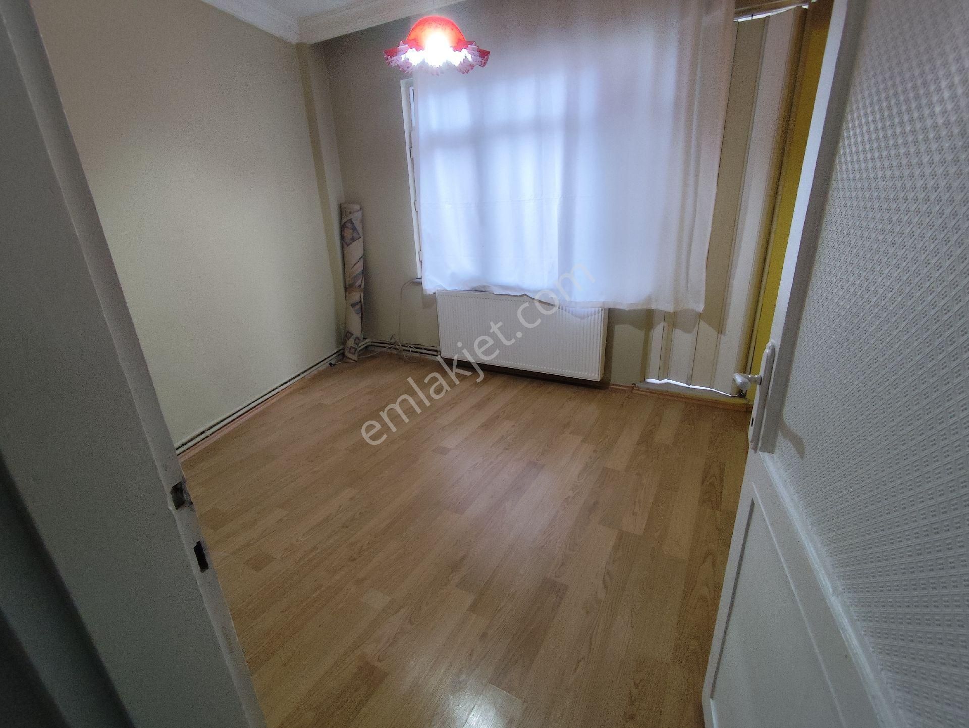 Kocamustafapaşa Devriş Mehmet Sok 1+1 Kat 1 Satilik Daire - Görsel 6