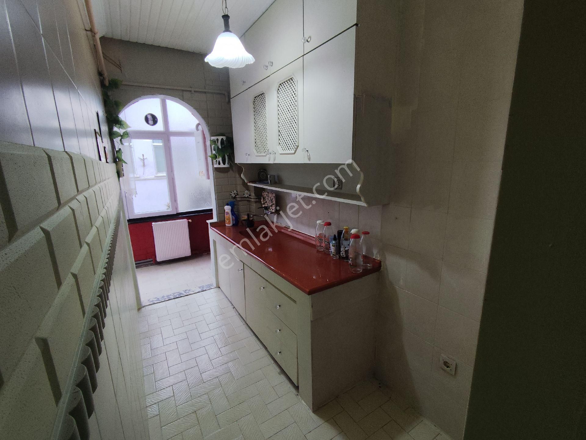 Kocamustafapaşa Devriş Mehmet Sok 1+1 Kat 1 Satilik Daire - Görsel 8