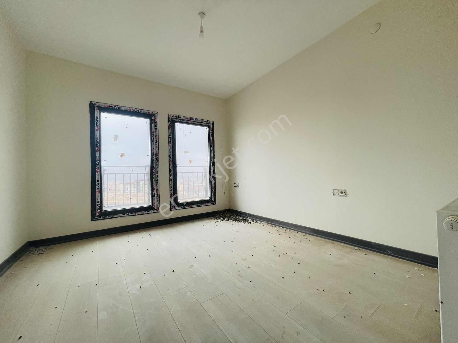 Güç Emlaktan Yeni Batıkent Tokiler De 2+1 Daire Kiralık - Görsel 3