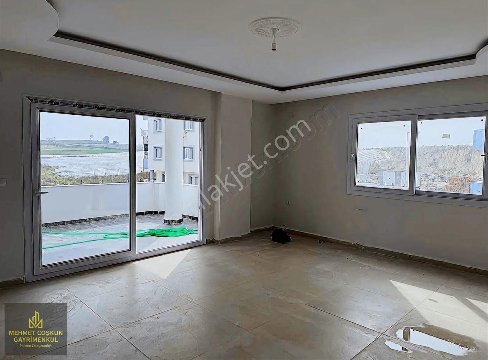 Karataş'ta Bulvar Üzeri Havuzlu Satılık Daireler - Görsel 2