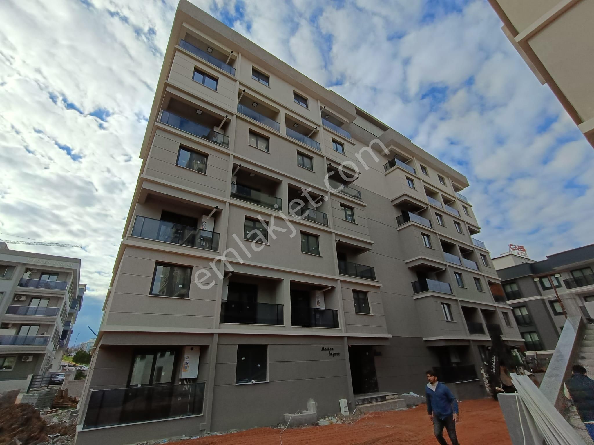 Site İçi Satılık Sıfır 2+1 Ebeveyn Banyolu Kapalı Mutfak Daireler