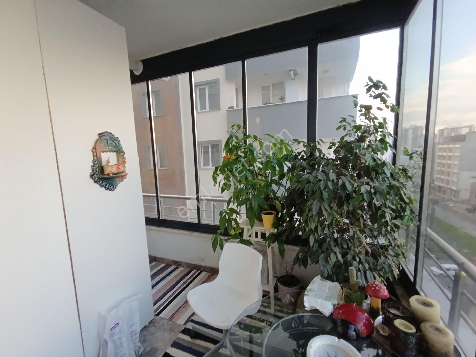 Yomra Merkez'de Ana Cadde Üzerinde Satılık Deniz Manzaralı Daire - Görsel 47