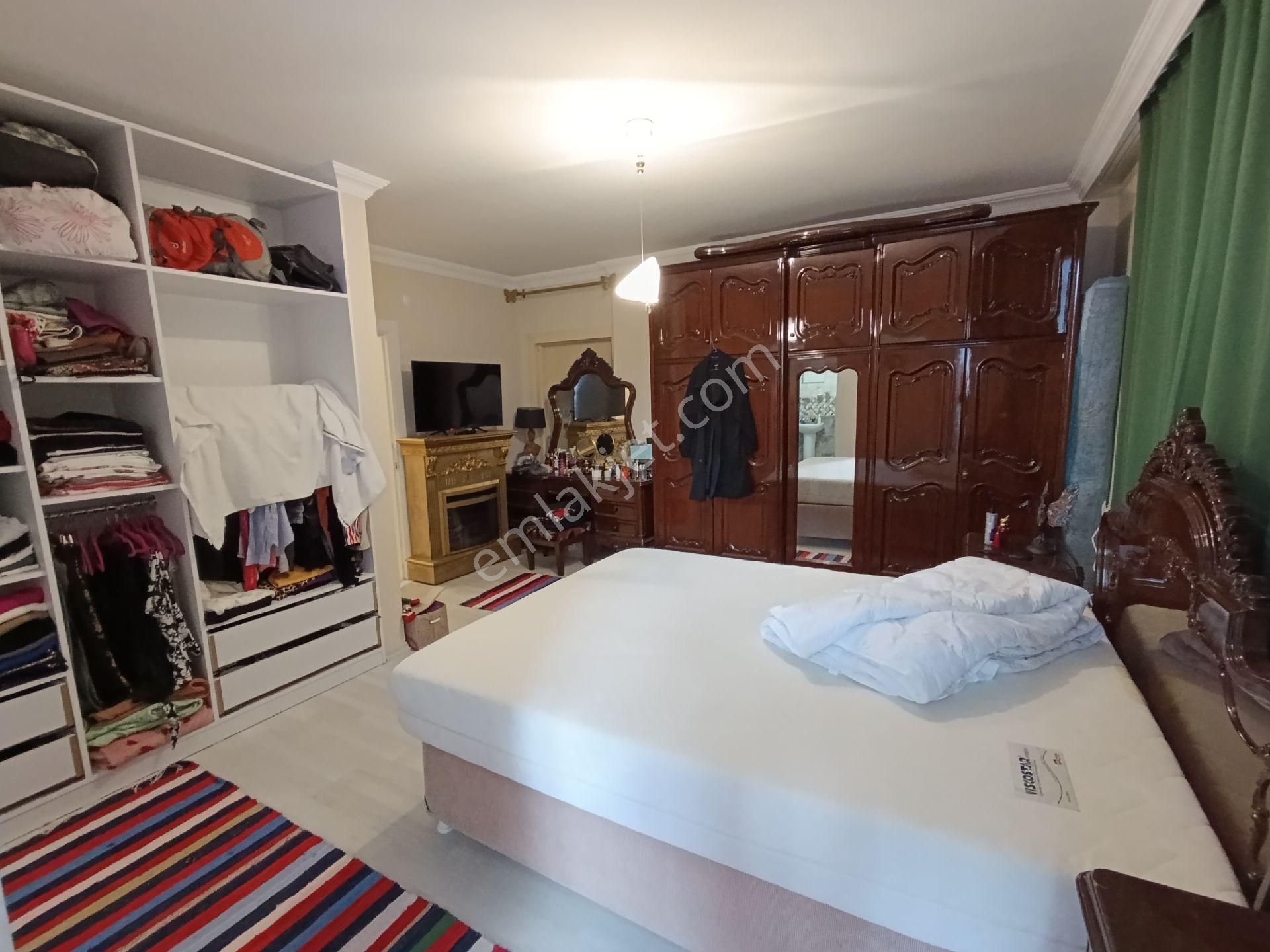 Yomra Merkez'de Ana Cadde Üzerinde Satılık Deniz Manzaralı Daire - Görsel 37