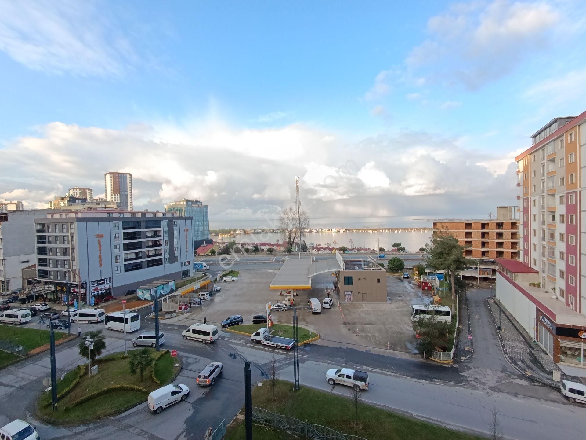 Yomra Merkez'de Ana Cadde Üzerinde Satılık Deniz Manzaralı Daire - Görsel 4