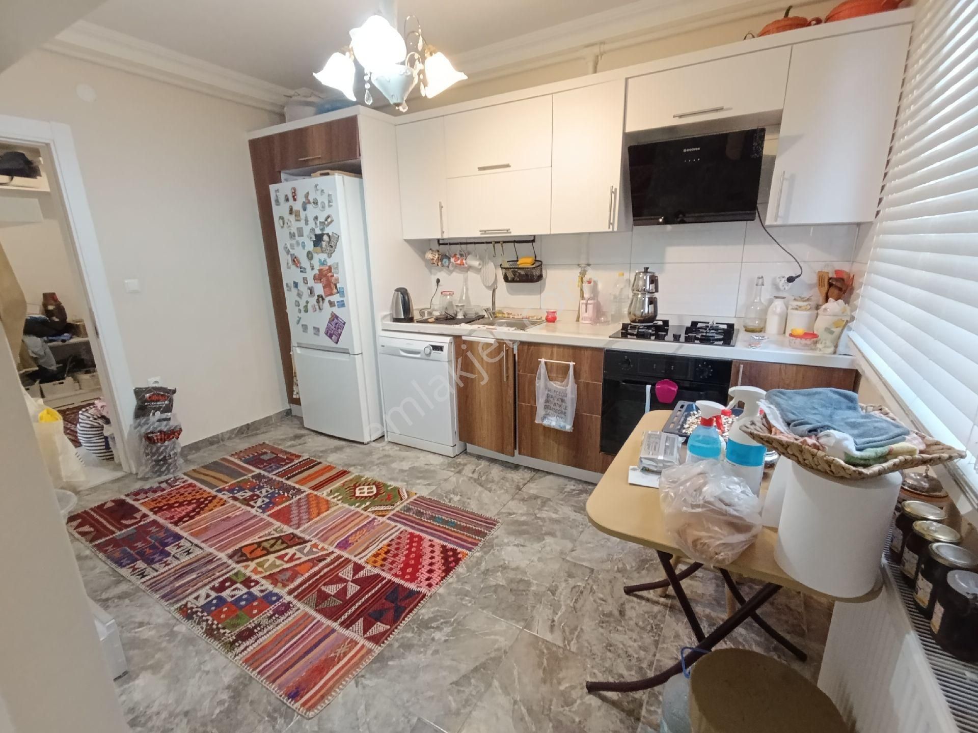 Yomra Merkez'de Ana Cadde Üzerinde Satılık Deniz Manzaralı Daire - Görsel 44