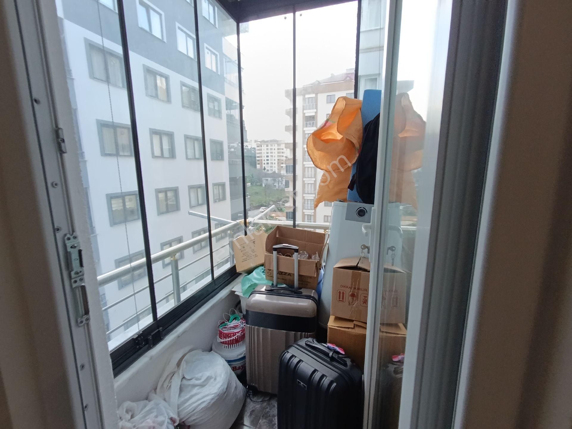 Yomra Merkez'de Ana Cadde Üzerinde Satılık Deniz Manzaralı Daire - Görsel 35