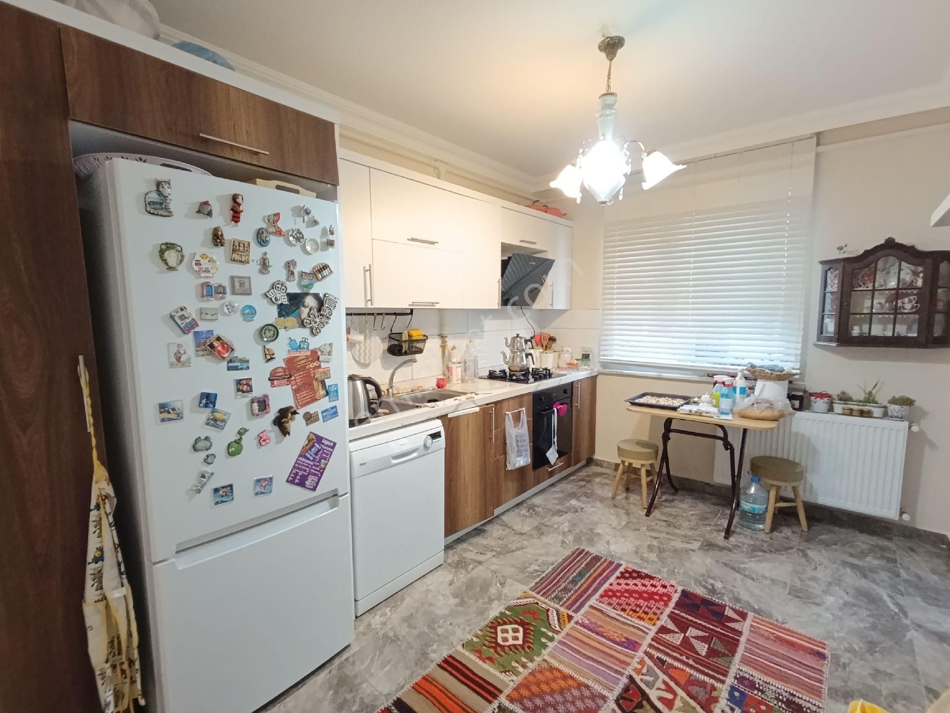 Yomra Merkez'de Ana Cadde Üzerinde Satılık Deniz Manzaralı Daire - Görsel 42