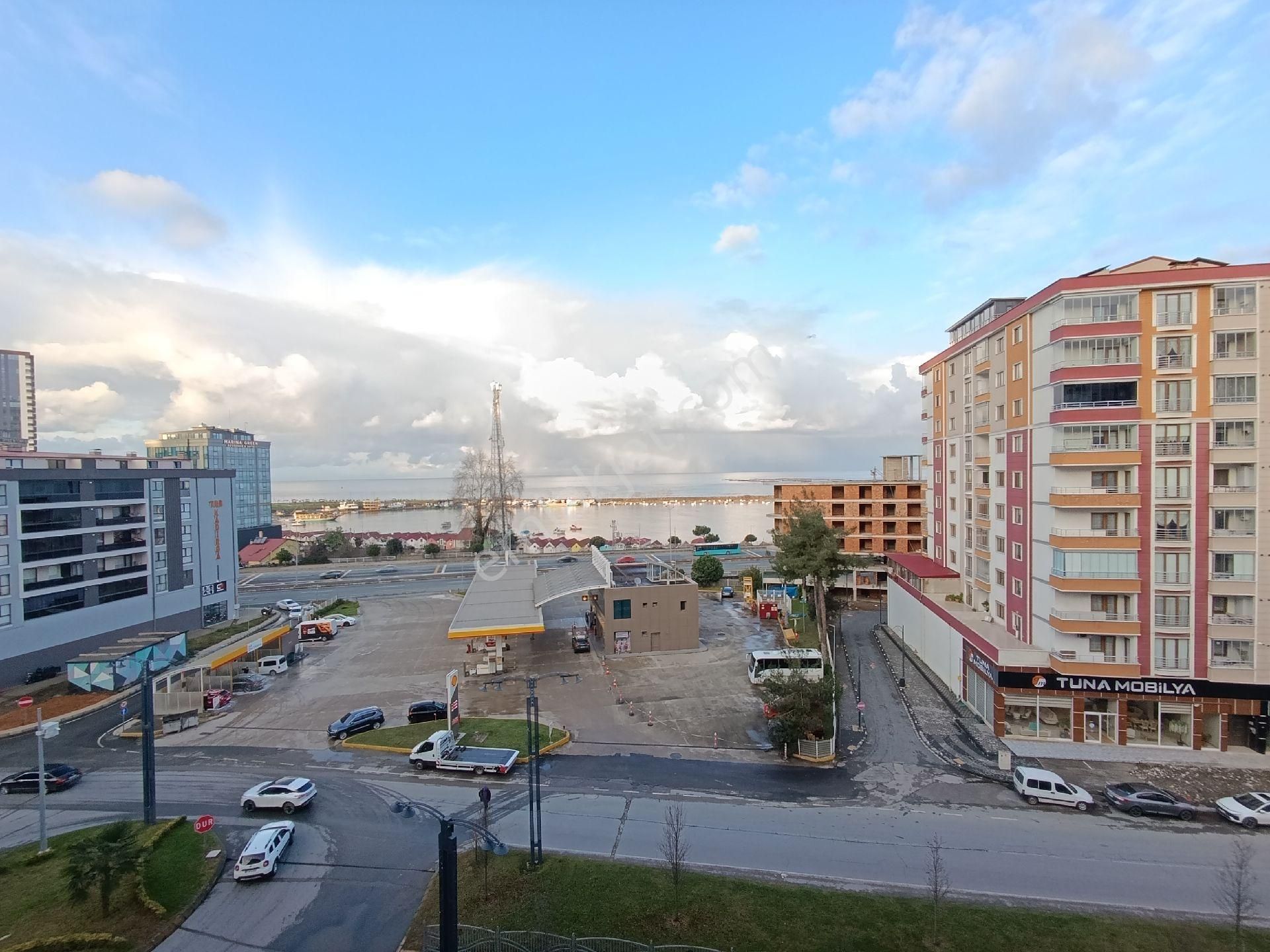 Yomra Merkez'de Ana Cadde Üzerinde Satılık Deniz Manzaralı Daire - Görsel 13