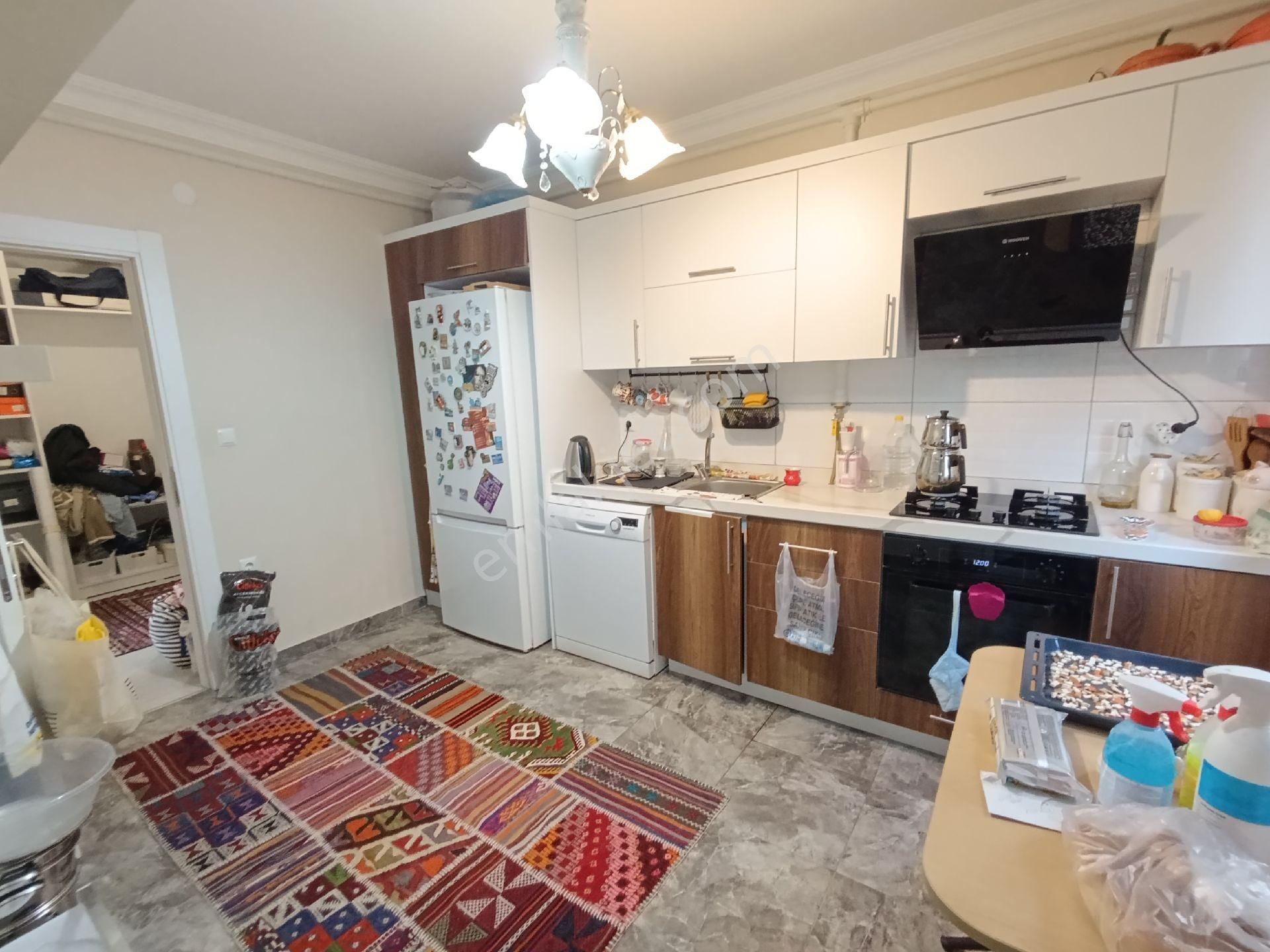 Yomra Merkez'de Ana Cadde Üzerinde Satılık Deniz Manzaralı Daire - Görsel 49