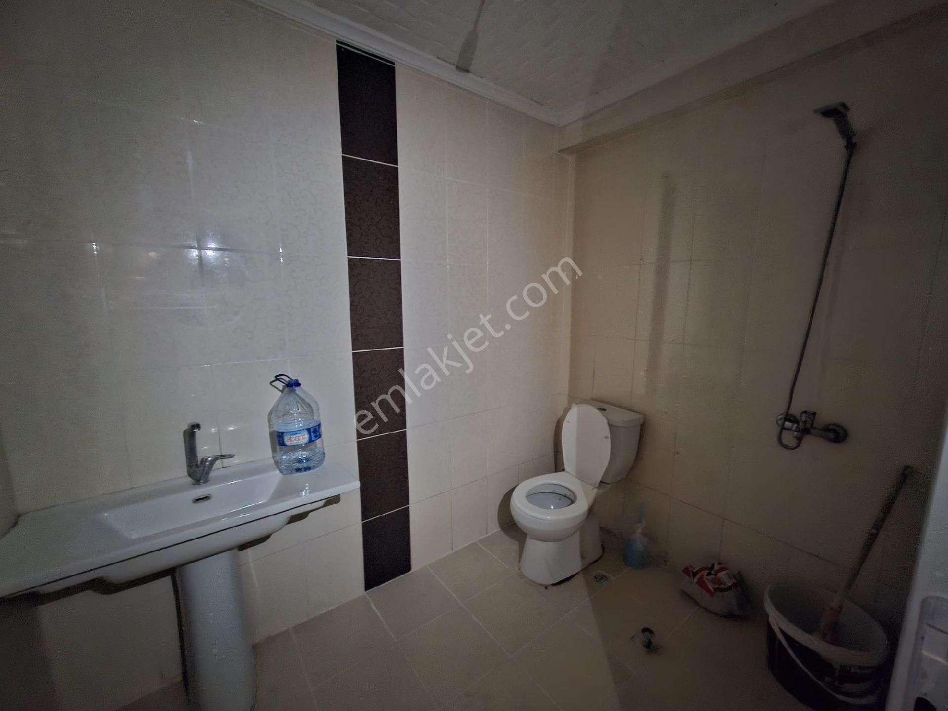 Muradiye Lisesi Arkası 3+1 110m2 Asansörlü Kot Dairemiz Kombi Petek - Görsel 12