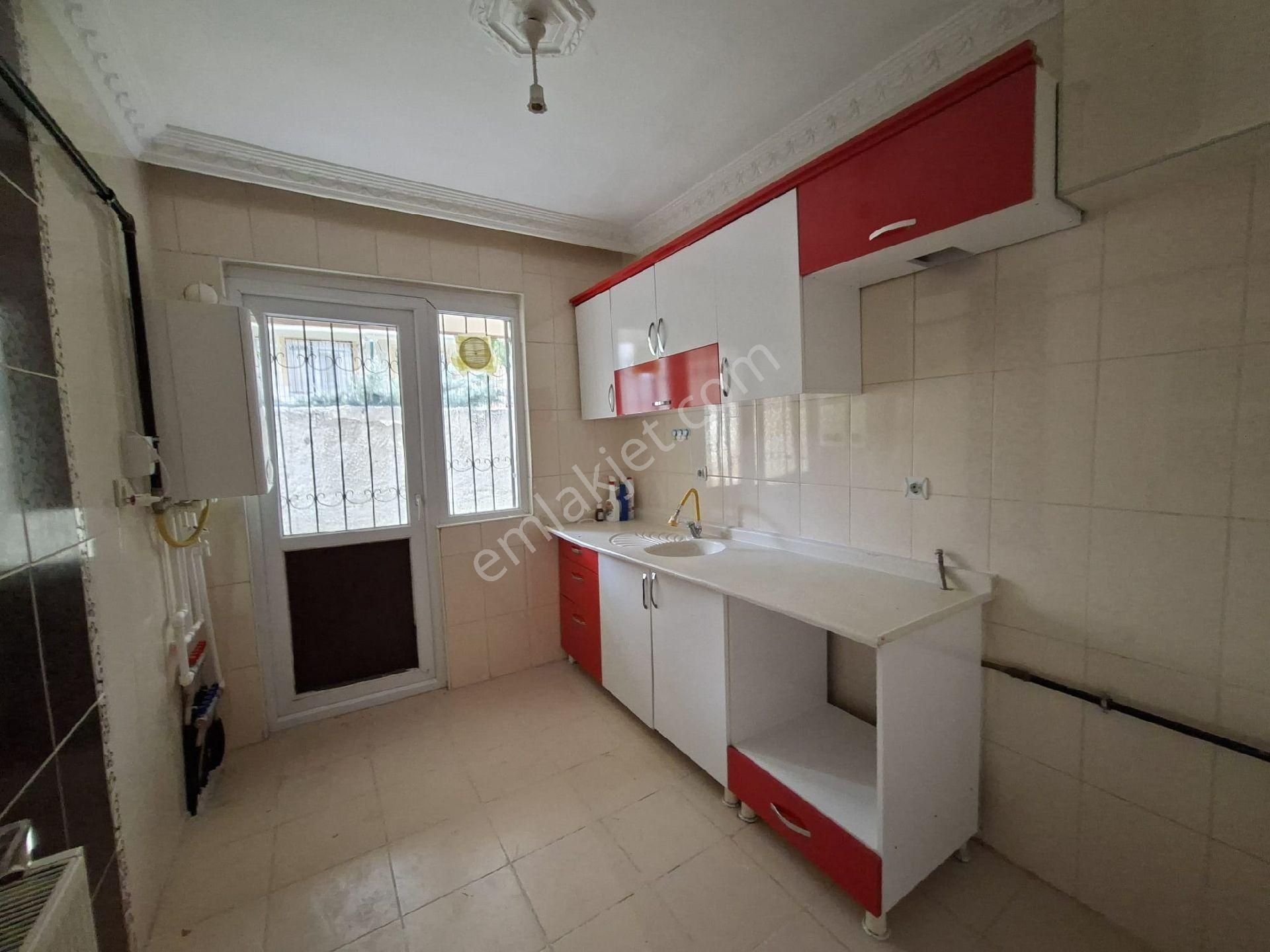 Muradiye Lisesi Arkası 3+1 110m2 Asansörlü Kot Dairemiz Kombi Petek - Görsel 3