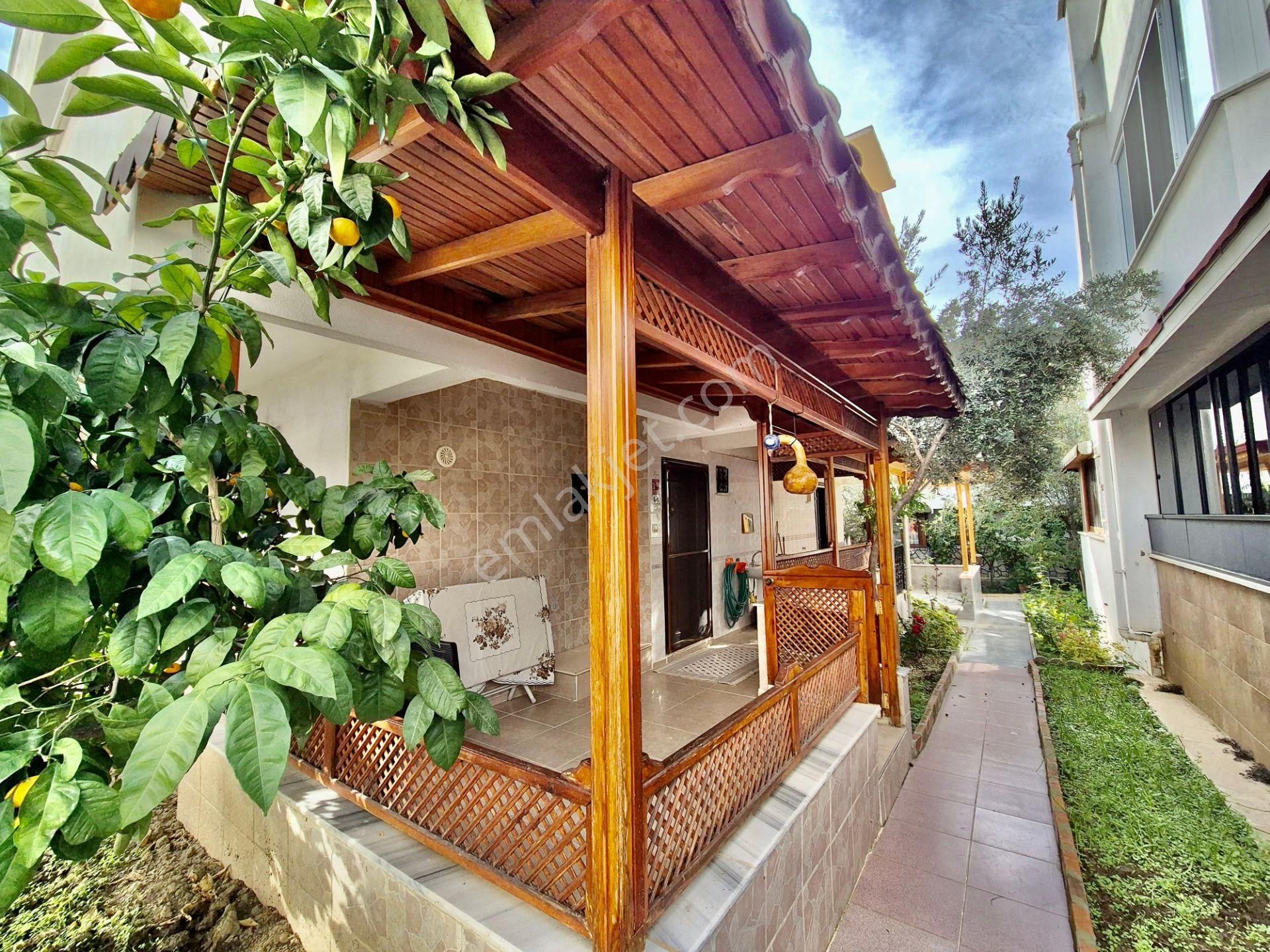 ▓tek Yetkili Karabuluttan Deniz Manzaralı & Bahçeli 4+1 Villa - Görsel 33