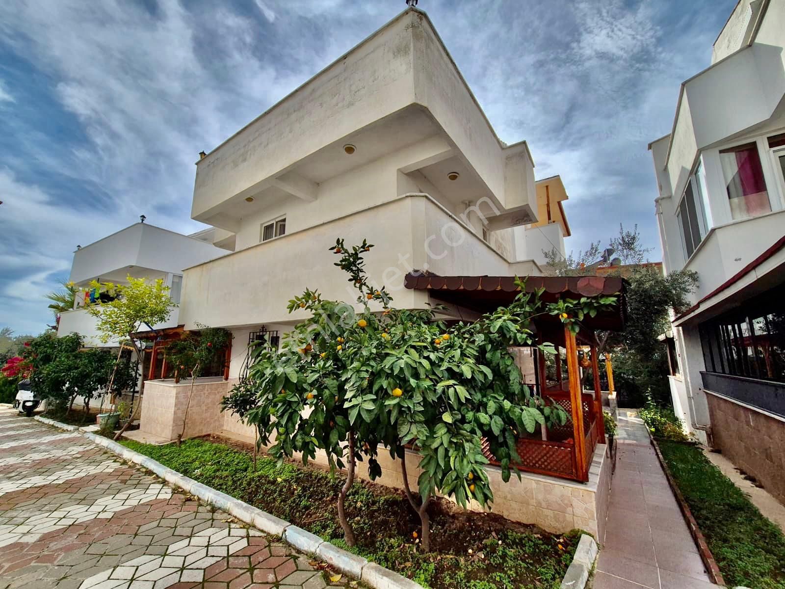 ▓tek Yetkili Karabuluttan Deniz Manzaralı & Bahçeli 4+1 Villa - Görsel 32