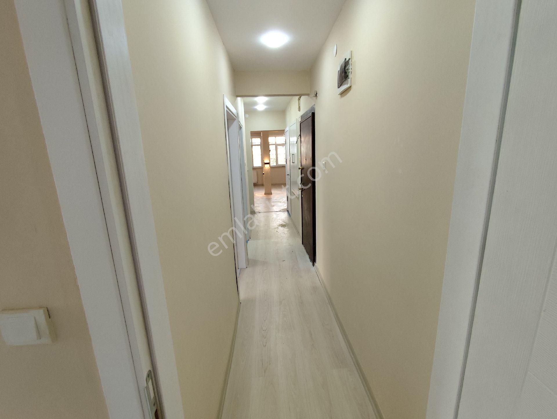 Kocamustafapaşa Şehit Turan Topal Sok Satılık 2+1 Çift Cephe - Görsel 11