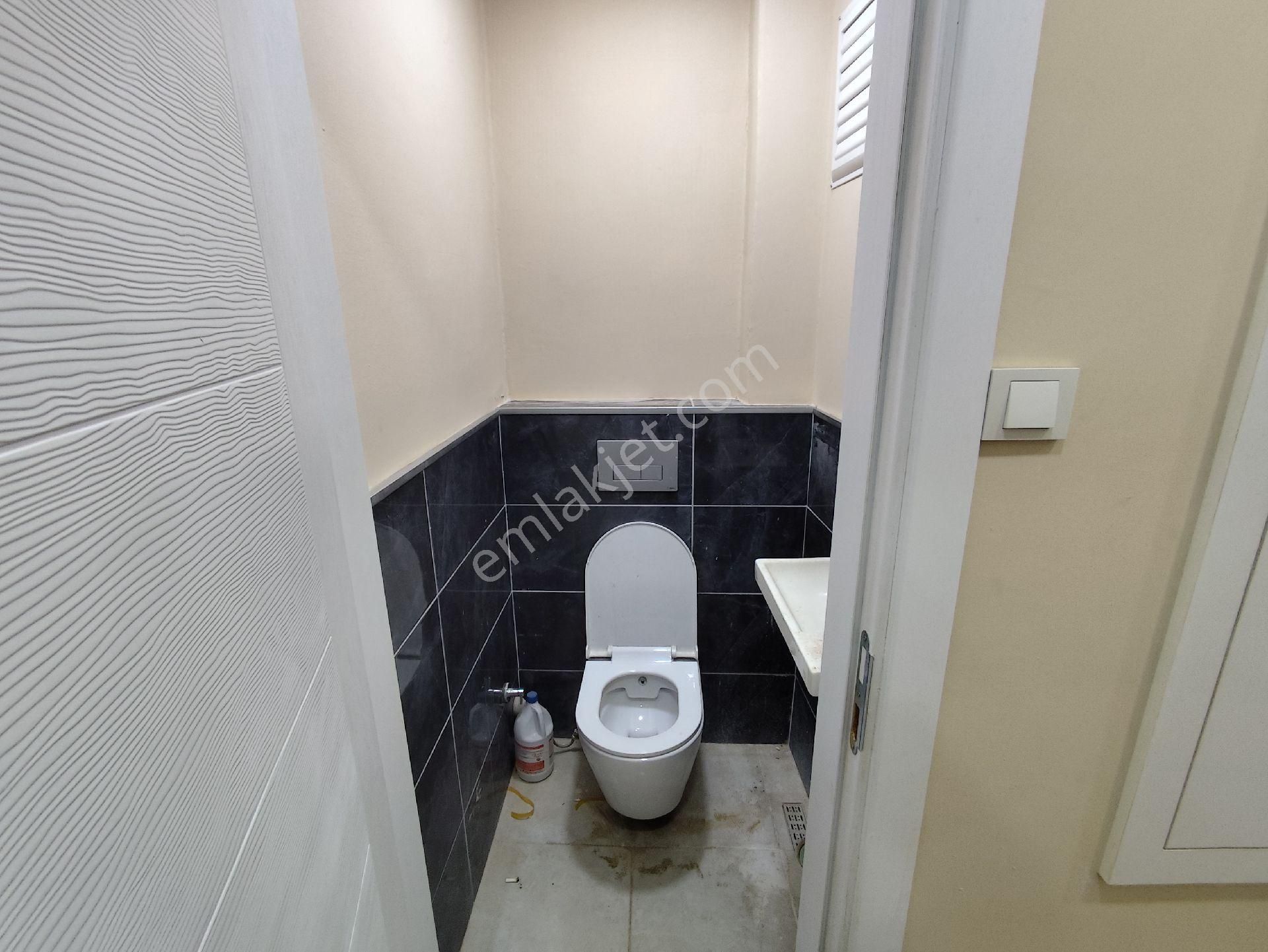 Kocamustafapaşa Şehit Turan Topal Sok Satılık 2+1 Çift Cephe - Görsel 24