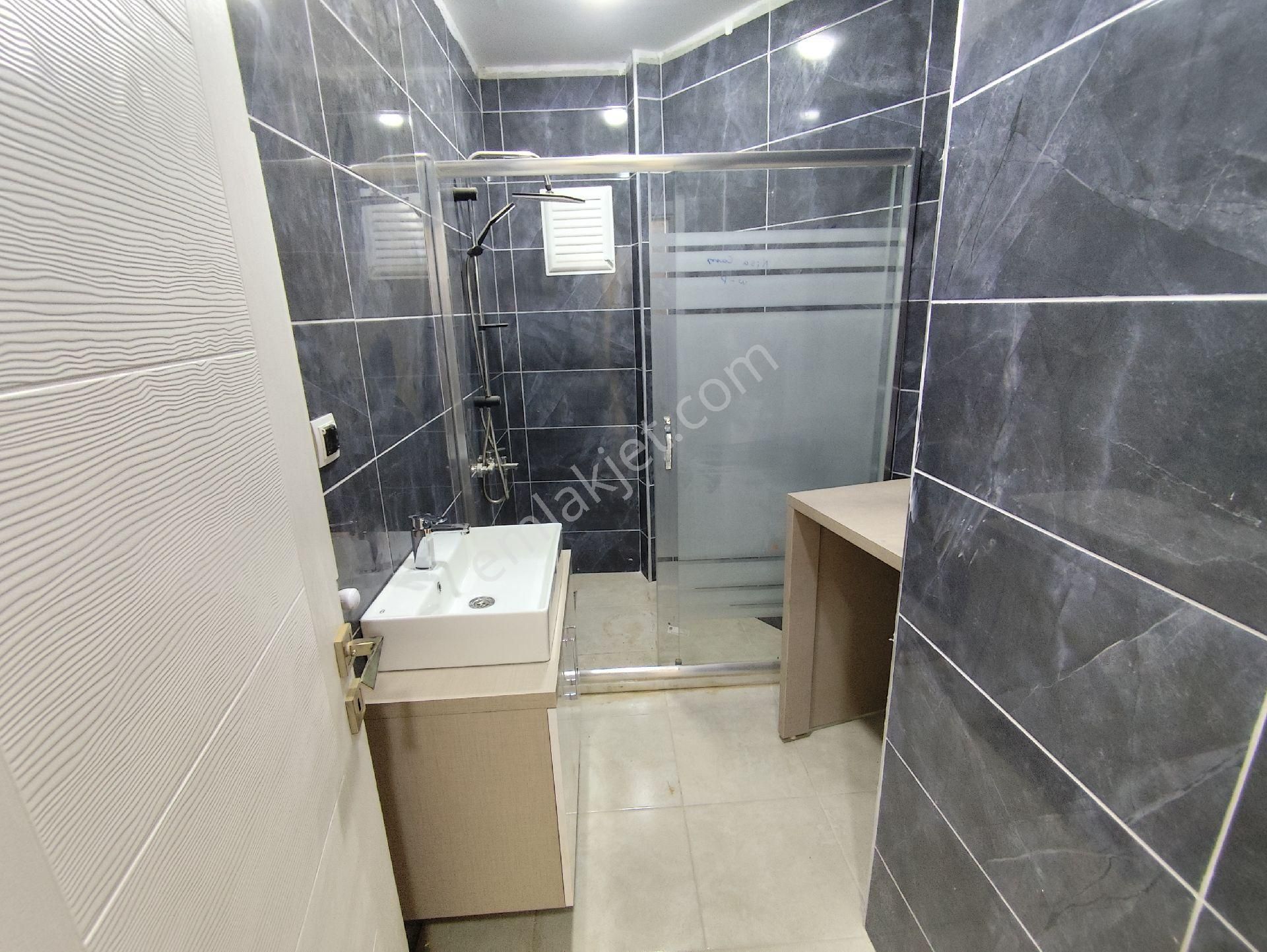 Kocamustafapaşa Şehit Turan Topal Sok Satılık 2+1 Çift Cephe - Görsel 22