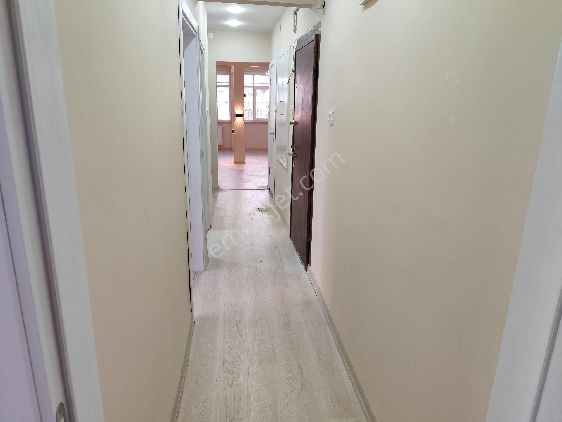 Kocamustafapaşa Şehit Turan Topal Sok Satılık 2+1 Çift Cephe - Görsel 13