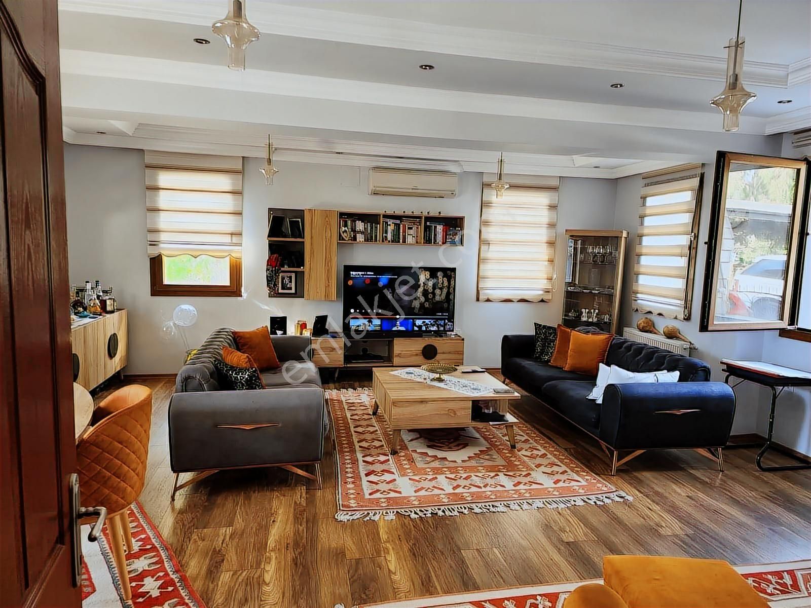 Stoptan Hisarönü'nde 543m² Arsa İçerisinde 4+1 Eşyalı Müstakil - Görsel 12