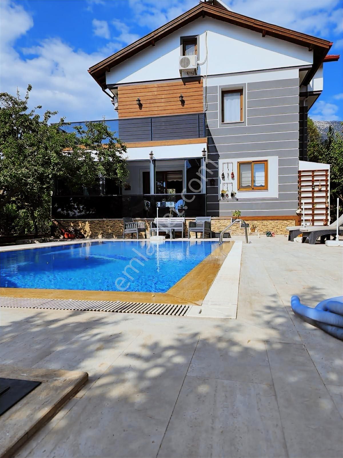 Stoptan Hisarönü'nde 543m² Arsa İçerisinde 4+1 Eşyalı Müstakil - Görsel 7