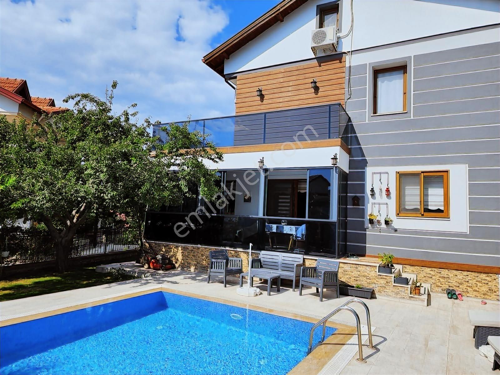 Stoptan Hisarönü'nde 543m² Arsa İçerisinde 4+1 Eşyalı Müstakil - Görsel 13