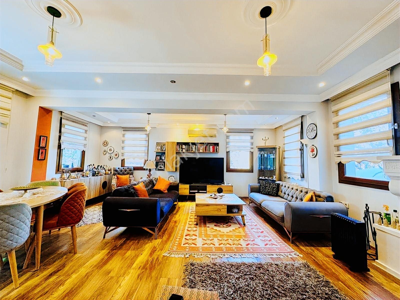 Stoptan Hisarönü'nde 543m² Arsa İçerisinde 4+1 Eşyalı Müstakil - Görsel 6