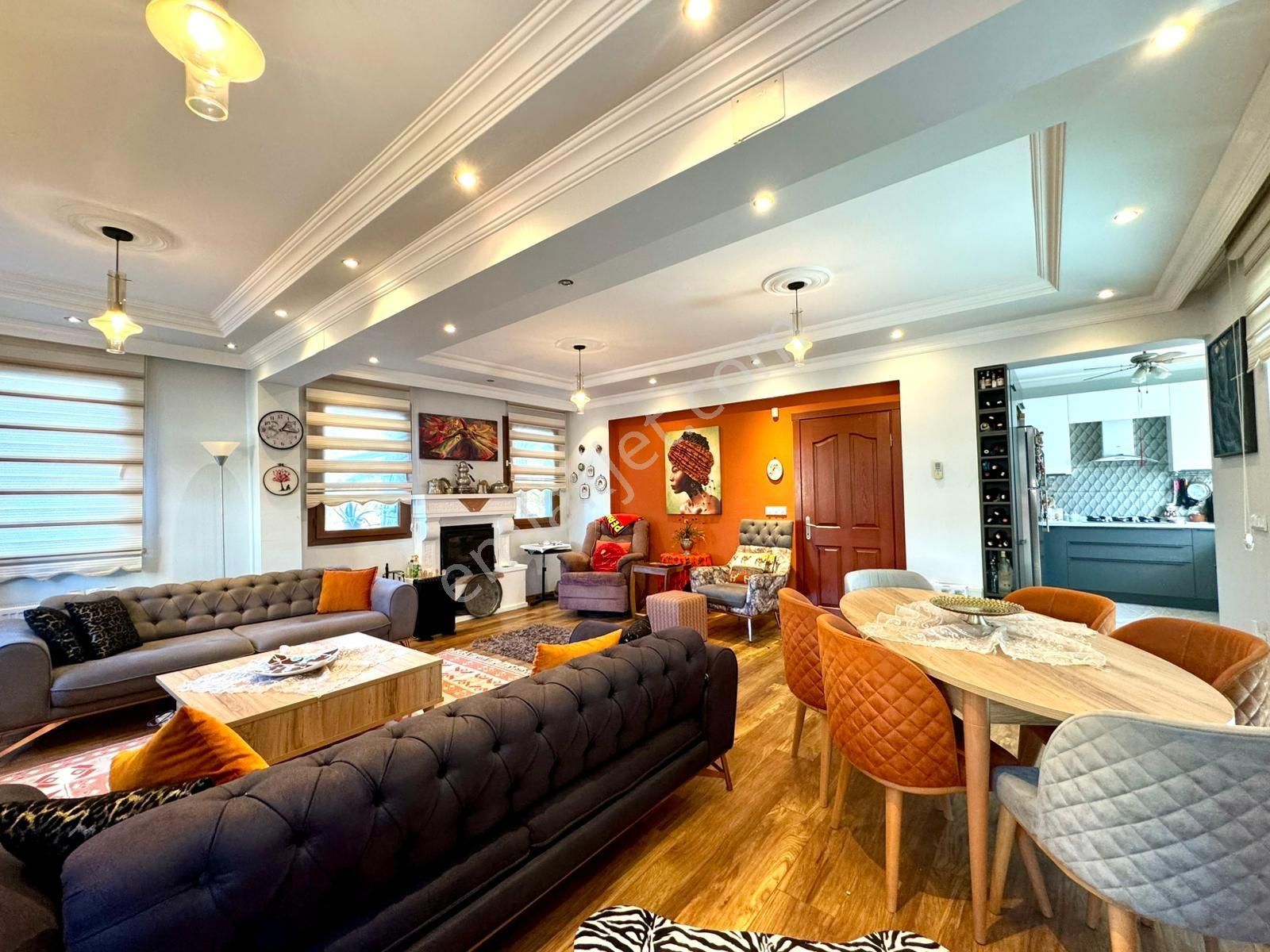 Stoptan Hisarönü'nde 543m² Arsa İçerisinde 4+1 Eşyalı Müstakil - Görsel 3