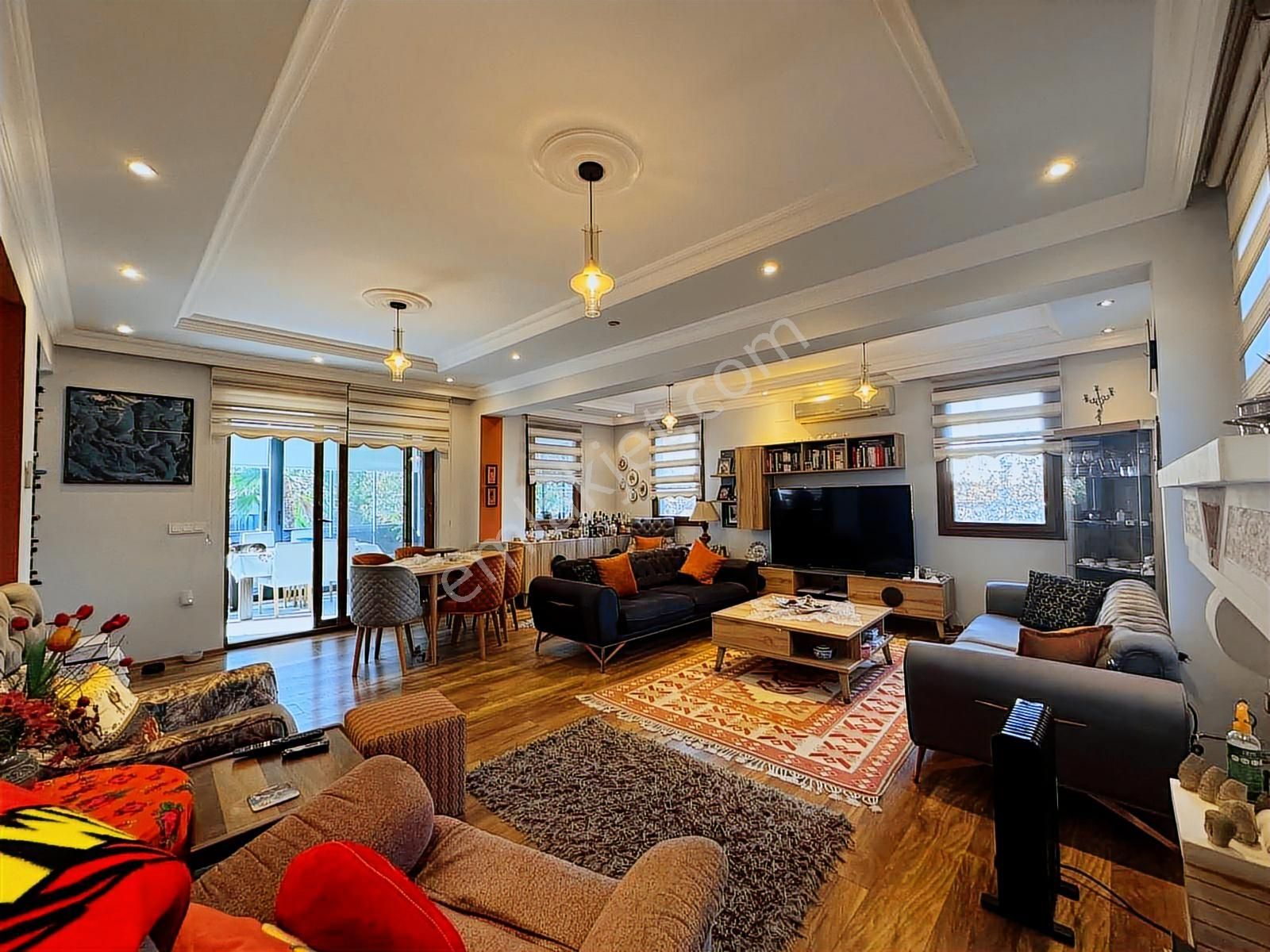 Stoptan Hisarönü'nde 543m² Arsa İçerisinde 4+1 Eşyalı Müstakil - Görsel 4
