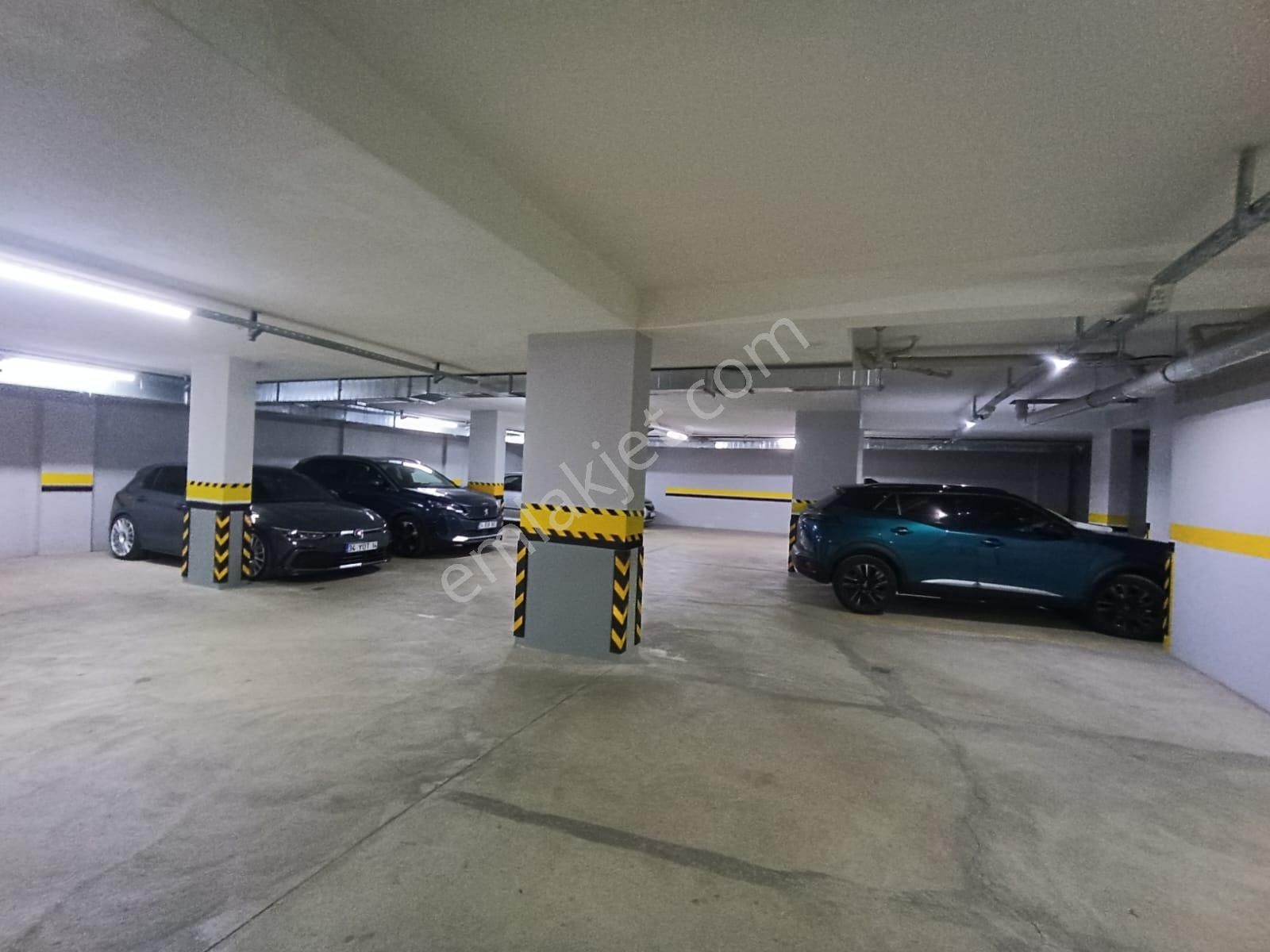 Orka'dan Kozyatağı Avşar Sokakta Balkonlu,kombili 85m² Net 2+1 - Görsel 5