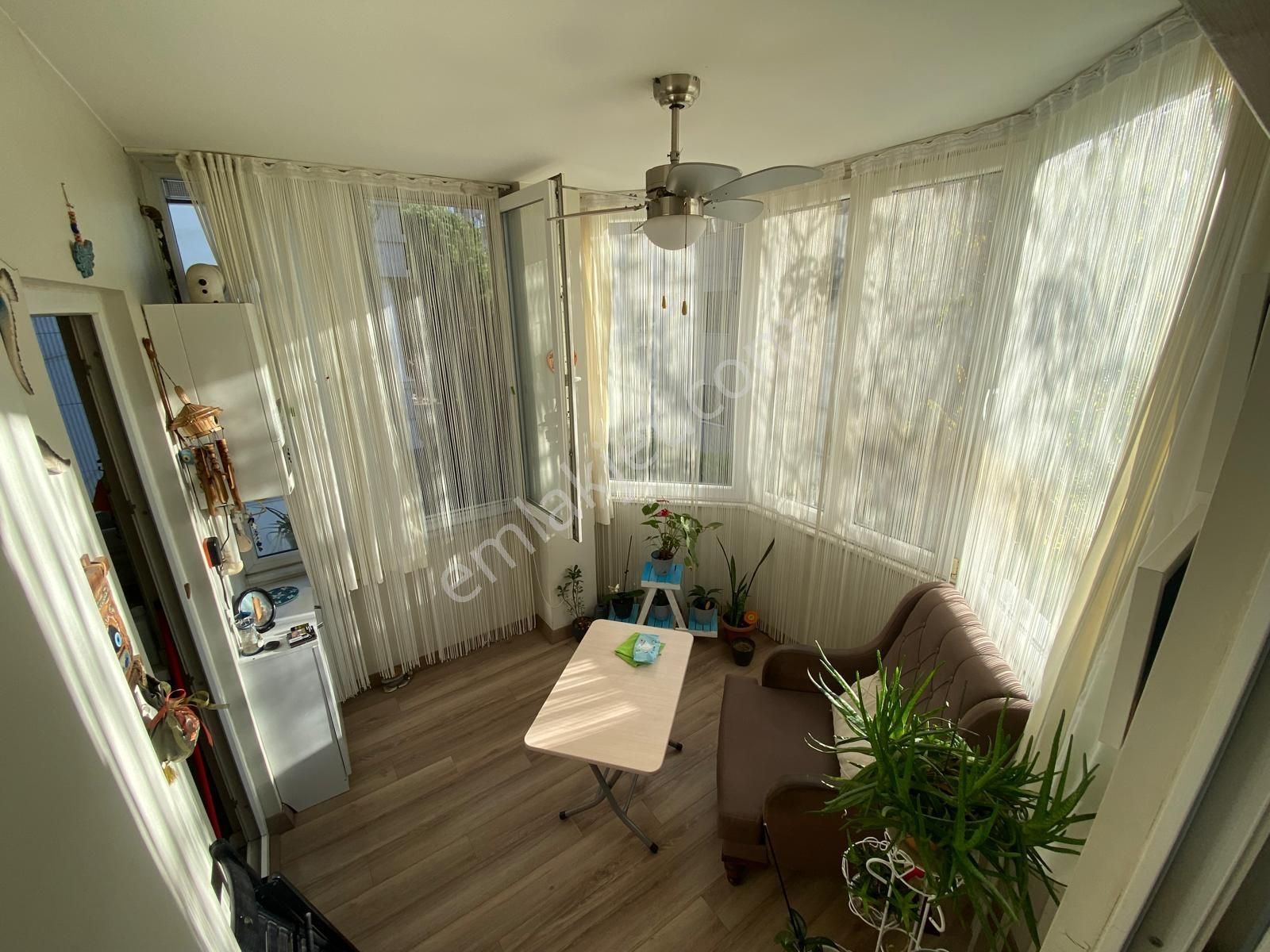 Orka'dan Kozyatağı Avşar Sokakta Balkonlu,kombili 85m² Net 2+1