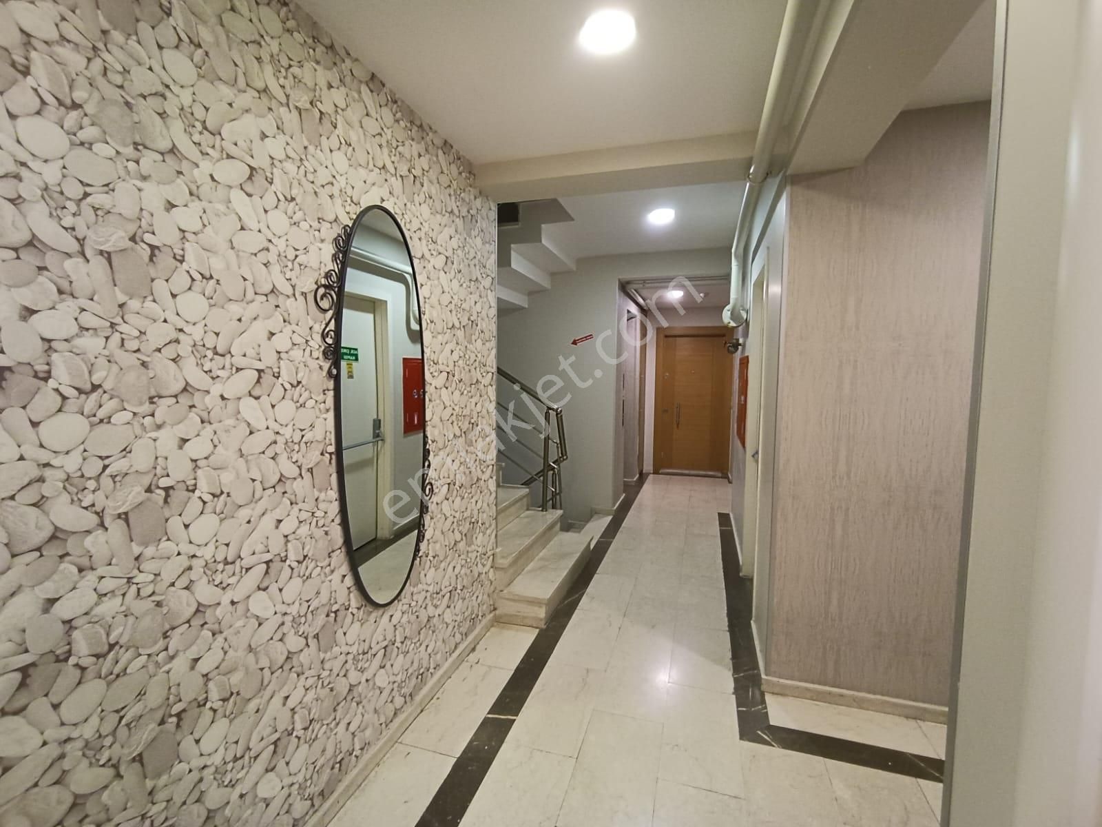 Orka'dan Kozyatağı Avşar Sokakta Balkonlu,kombili 85m² Net 2+1 - Görsel 17